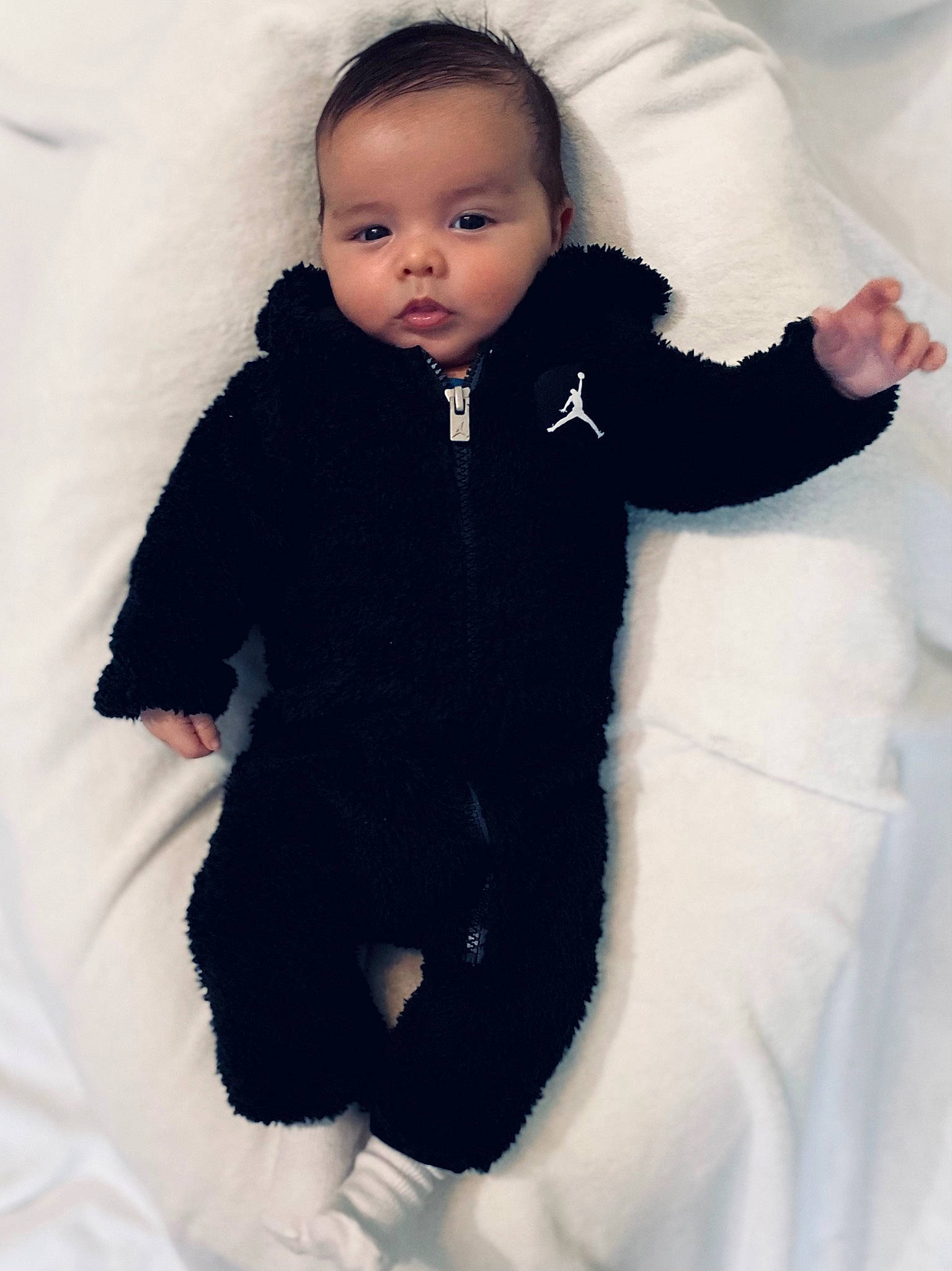 Sandro a rejoint le concours — aidez-le/la à gagner de superbes lots ! baby, baby_toddler_clothing, beauty, cheek, child, collar, face, flash_photography, fun, fur, gesture, happy, head, iris, neck, outerwear, pattern, person, skin, sleeve