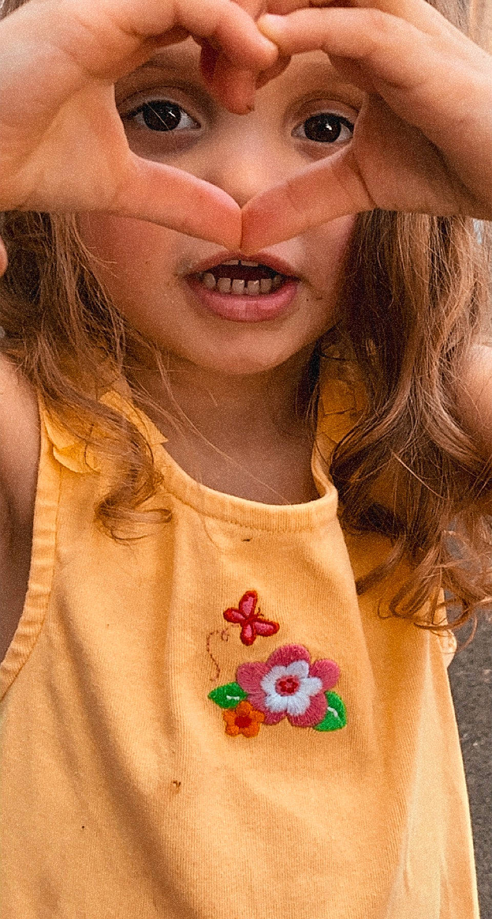 Lia is registered to the contest to win money with this photo: cheek, chin, eye, eyebrow, eyelash, facial_expression, flower, forehead, green, hairstyle, hat, head, lip, mouth, neck, nose, organ, person, shoulder, skin