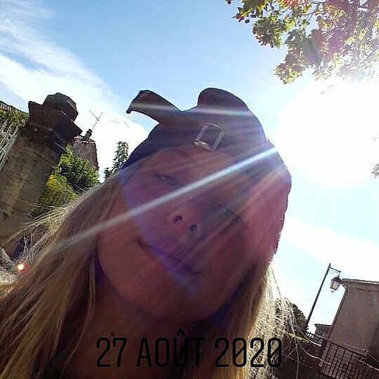 Shana a rejoint le concours — aidez-le/la à gagner de superbes lots ! cloud, lens_flare, long_hair, photography, sky, sunlight, tree