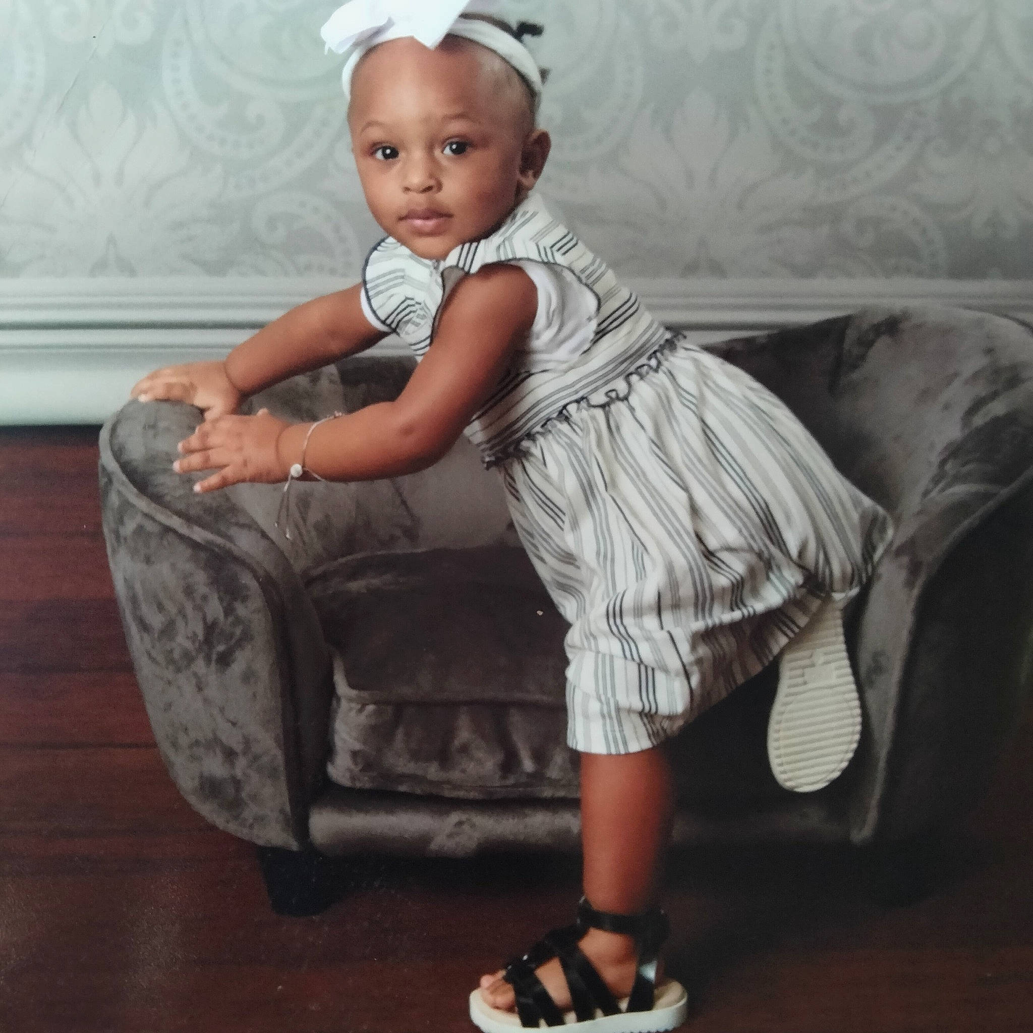 Nari is registered to the contest to win money with this photo: baby_toddler_clothing, beauty, comfort, day_dress, dress, eye, face, flash_photography, flooring, hair, happy, head, human_leg, joint, leg, person, skin, sneakers, standing, style