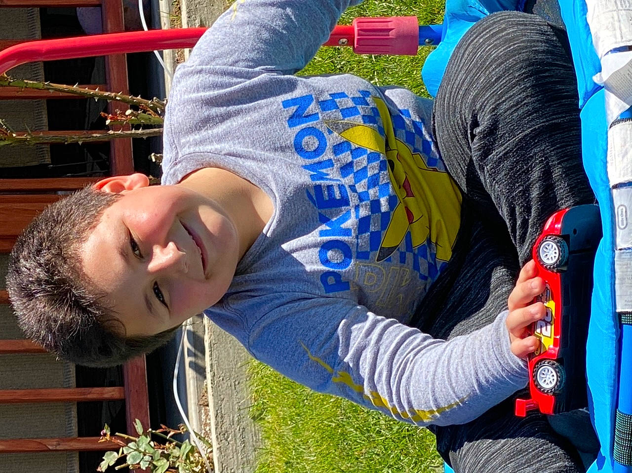 Armen is registered to the contest to win money with this photo: child, community, cool, elbow, electric_blue, facial_expression, fun, grass, hairstyle, happy, hat, human, joy, leisure, person, plant, public_space, smile, snapshot, t_shirt