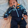 Alessio a rejoint le concours — aidez-le/la à gagner de superbes lots ! baby, child, toddler, pacifier, nike, tracksuit, sneakers, blue, camouflage, bed, blanket, floral, clothing, footwear, indoor, person, cute, lying_down, comfort, young_child
