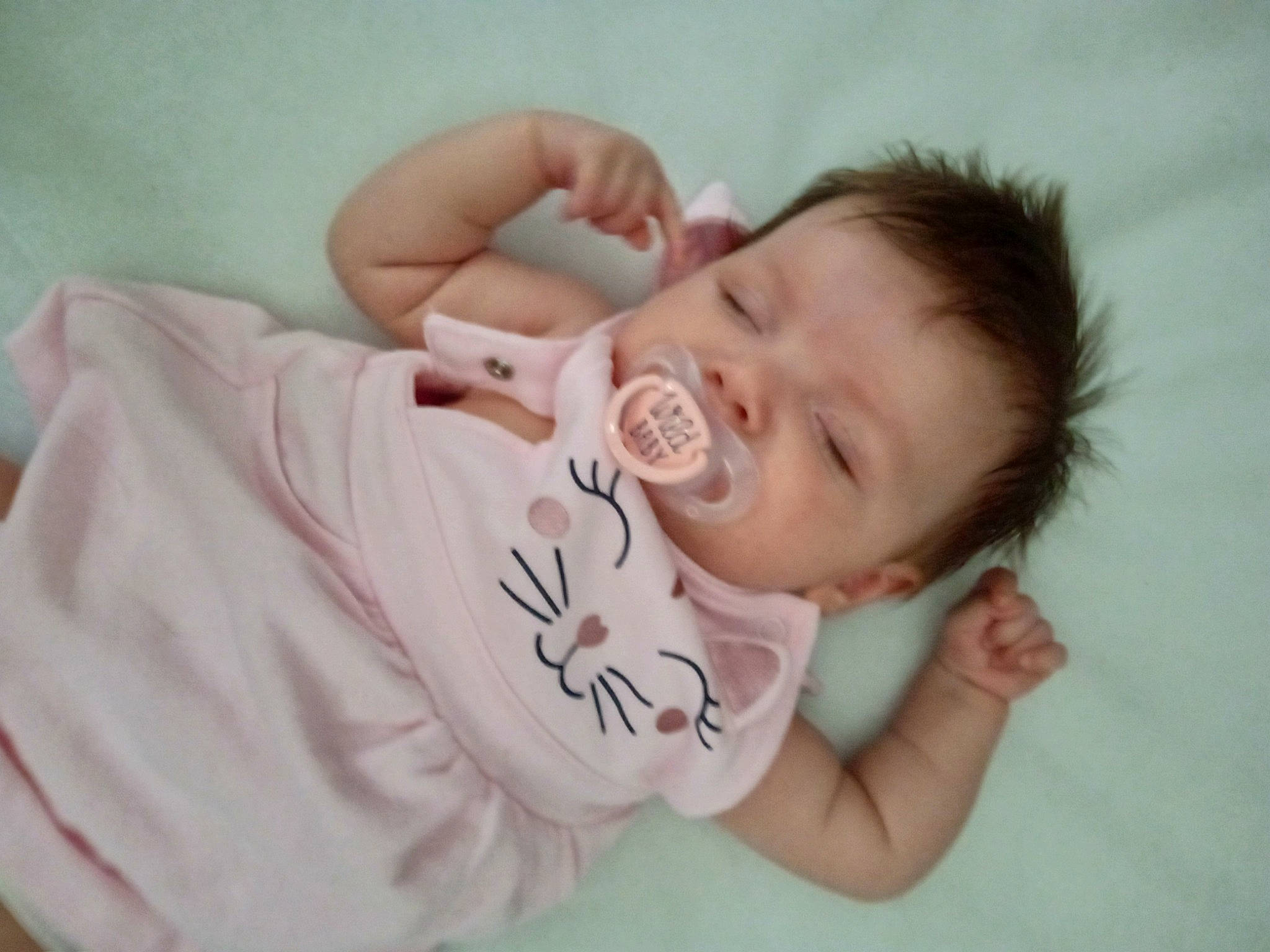 Irina a rejoint le concours — aidez-le/la à gagner de superbes lots ! arm, baby_toddler_clothing, cheek, comfort, ear, eyelash, face, finger, gesture, hair, hand, happy, head, human_body, lip, mouth, nose, person, skin, sleeve