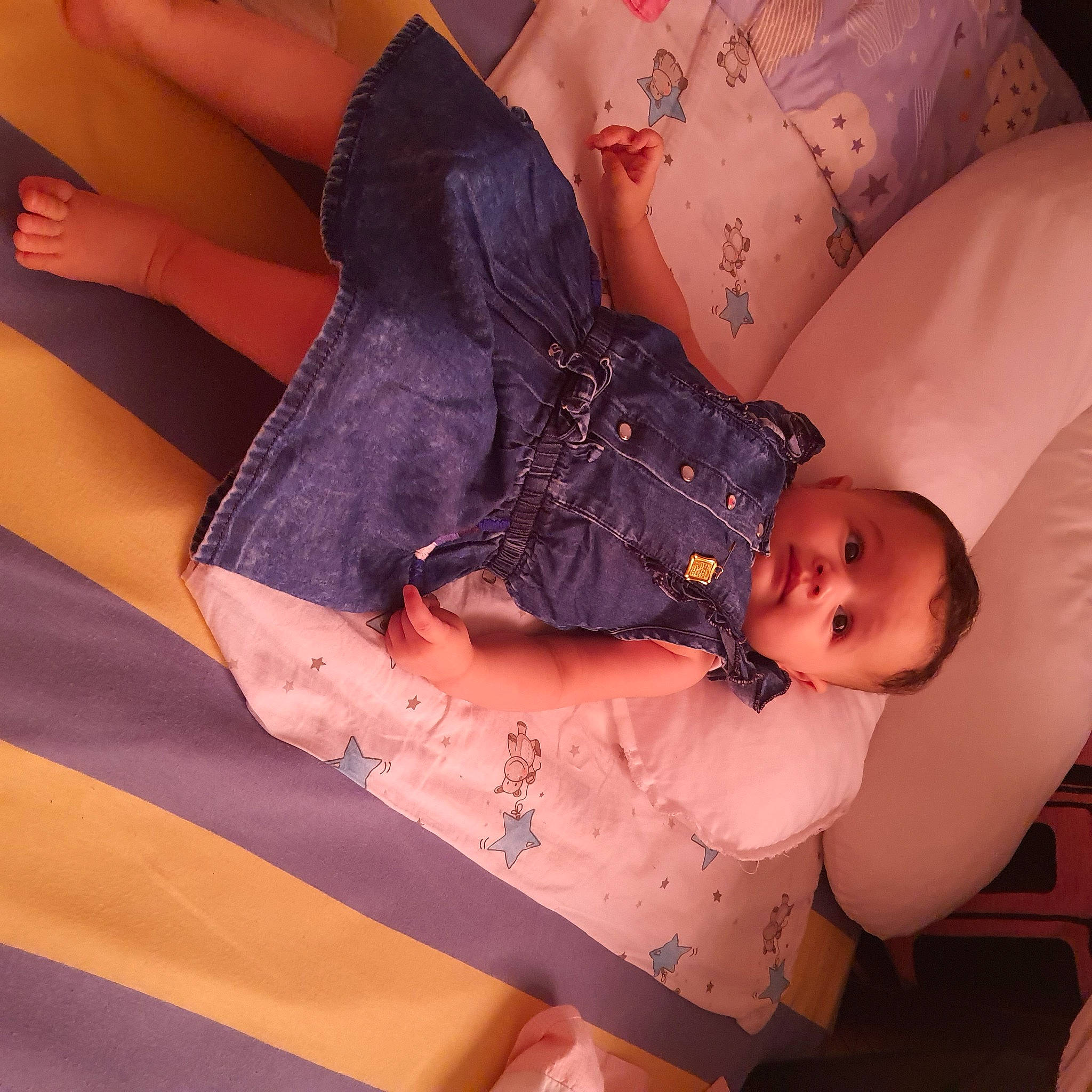 Malak-jana a rejoint le concours — aidez-le/la à gagner de superbes lots ! abdomen, chest, dress, elbow, fashion, finger, gesture, human_body, joint, leg, mouth, muscle, neck, person, pink, shoulder, skin, stomach, sunglasses, thigh