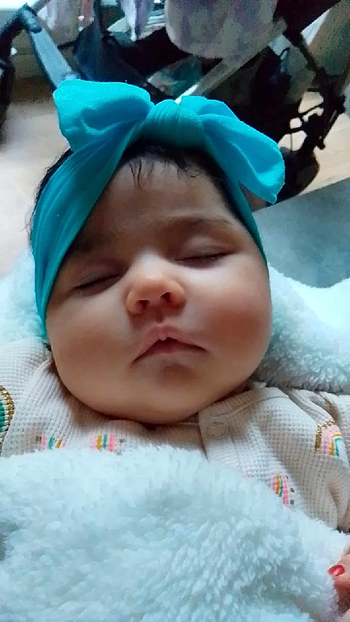 Aseel Bayan participe au concours pour gagner de l'argent avec cette photo : adorable, baby, blanket, child, closeup, clothing, comfort, cozy, cute, face, headband, indoor, infant, newborn, peaceful, portrait, rest, sleeping, soft, warm