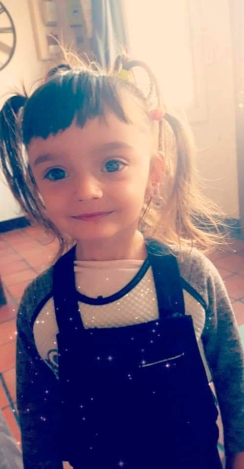 Kenza a rejoint le concours — aidez-le/la à gagner de superbes lots ! blond, brown_hair, cheek, child, child_model, cool, ear, eye, eyebrow, face, forehead, hair, hairstyle, head, long_hair, nose, person, photography, selfie, smile