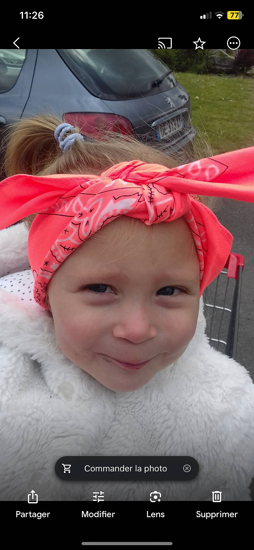 Manon participe au concours pour gagner de l'argent avec cette photo : baby, cap, child, costume_hat, fashion_accessory, fur, grass, happy, headgear, headwear, joy, knit_cap, magenta, person, personal_protective_equipment, pink, skin, smile, textile, toddler