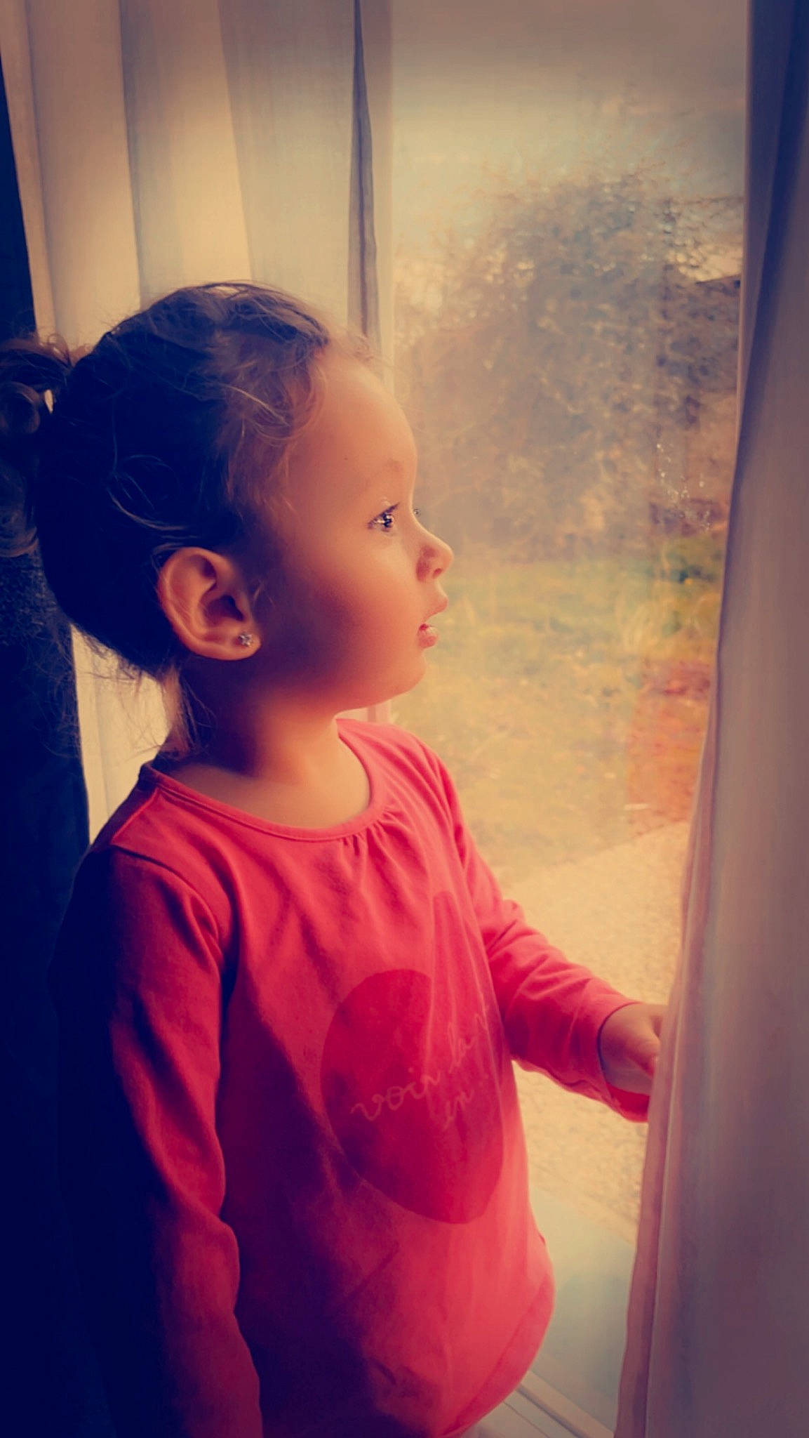 Yliana a rejoint le concours — aidez-le/la à gagner de superbes lots ! baby, baby_toddler_clothing, cheek, chin, cloud, cool, eyebrow, facial_expression, fun, happy, iris, lip, morning, nose, person, skin, sky, sleeve, standing, tints_and_shades