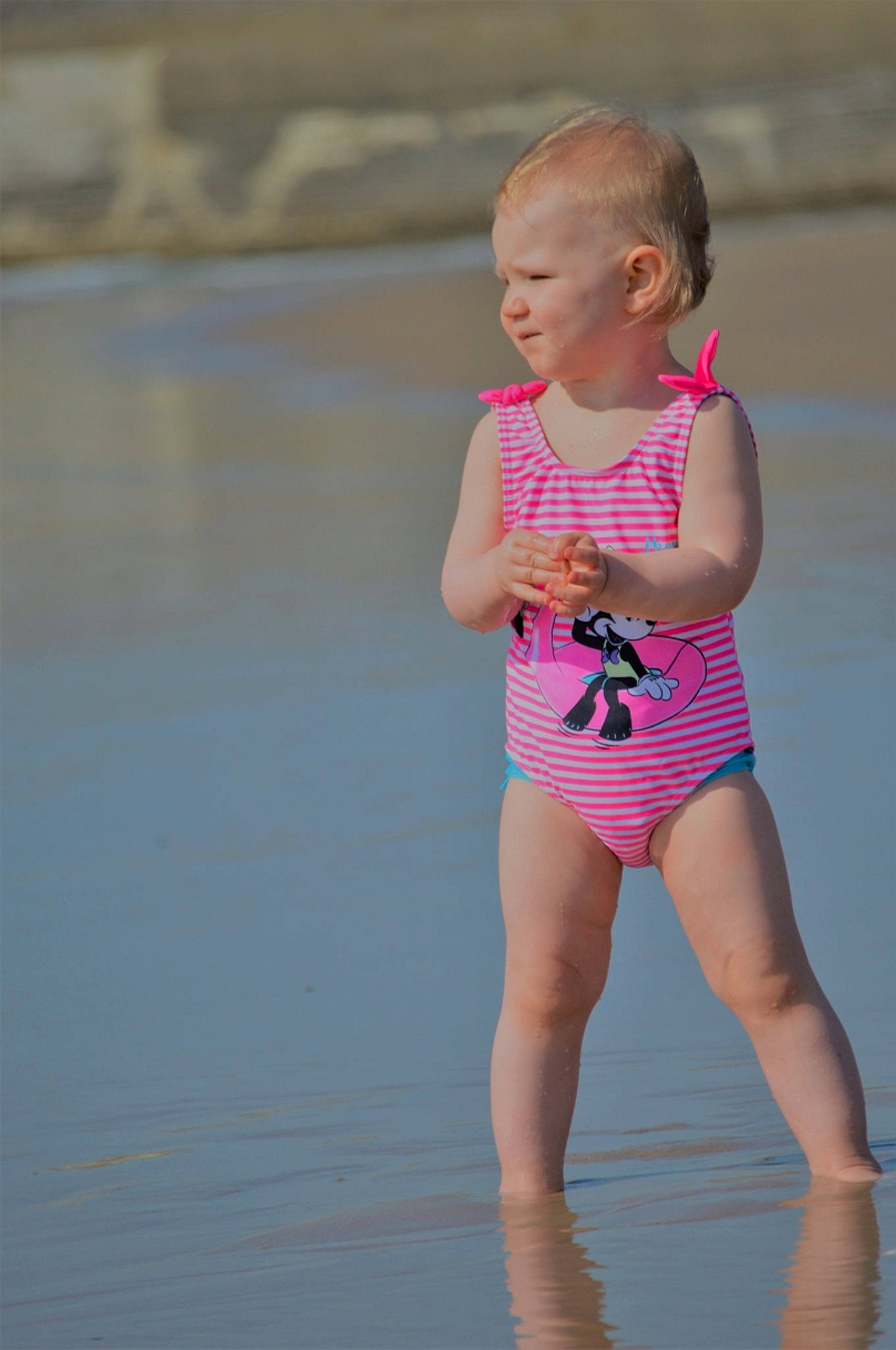 Elsa Et Cyana a rejoint le concours — aidez-le/la à gagner de superbes lots ! abdomen, arm, baby, barefoot, beach, happy, human_leg, lake, leisure, one_piece_swimsuit, people_in_nature, people_on_beach, person, sand, swimwear, t_shirt, thigh, toddler, underpants, waist