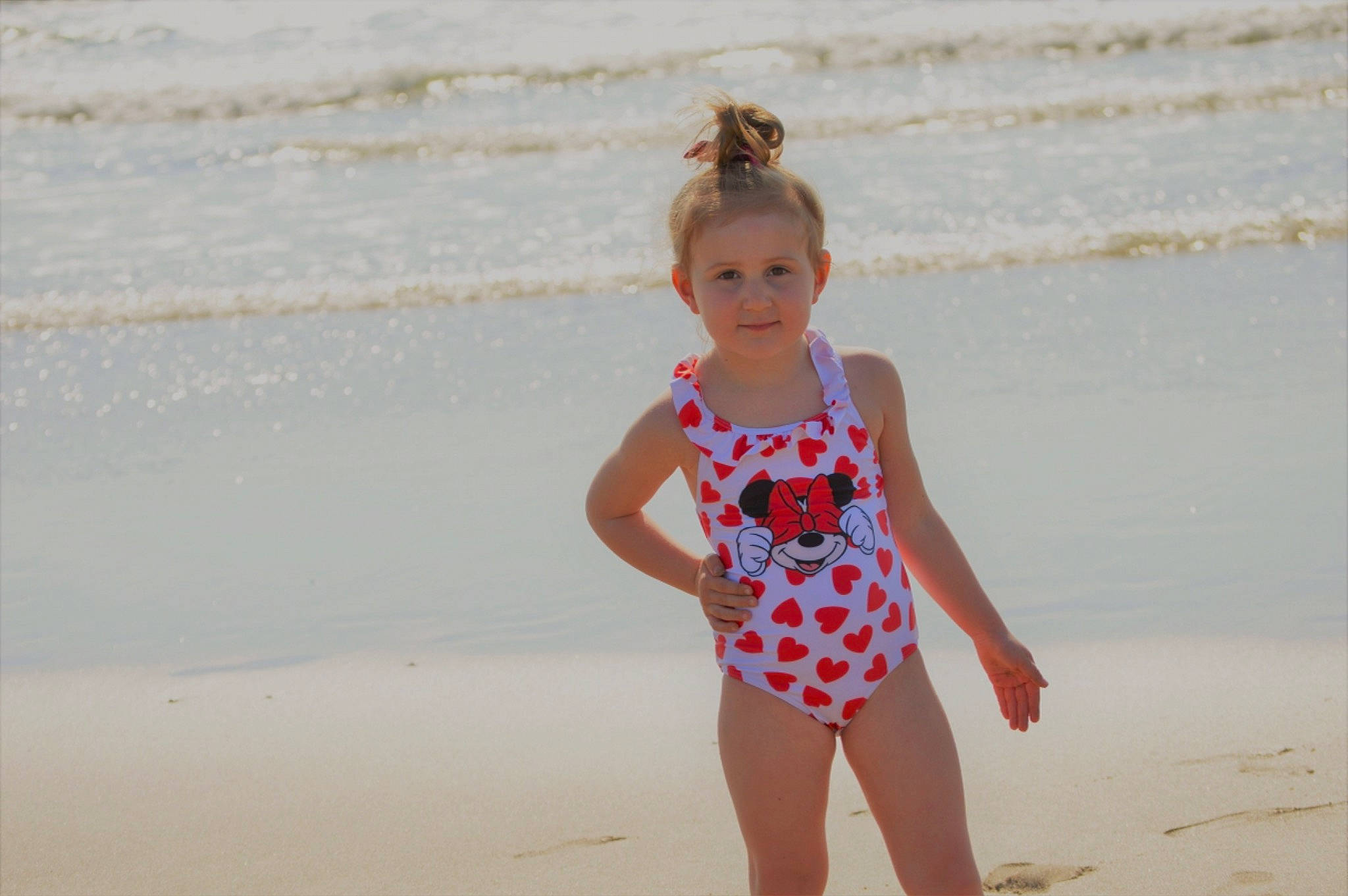 Elsa Et Cyana participe au concours pour gagner de l'argent avec cette photo : azure, barefoot, beach, body_of_water, coastal_and_oceanic_landforms, fun, happy, head, human_body, leisure, people_on_beach, person, sand, shore, sleeve, summer, thigh, toddler, waist, water