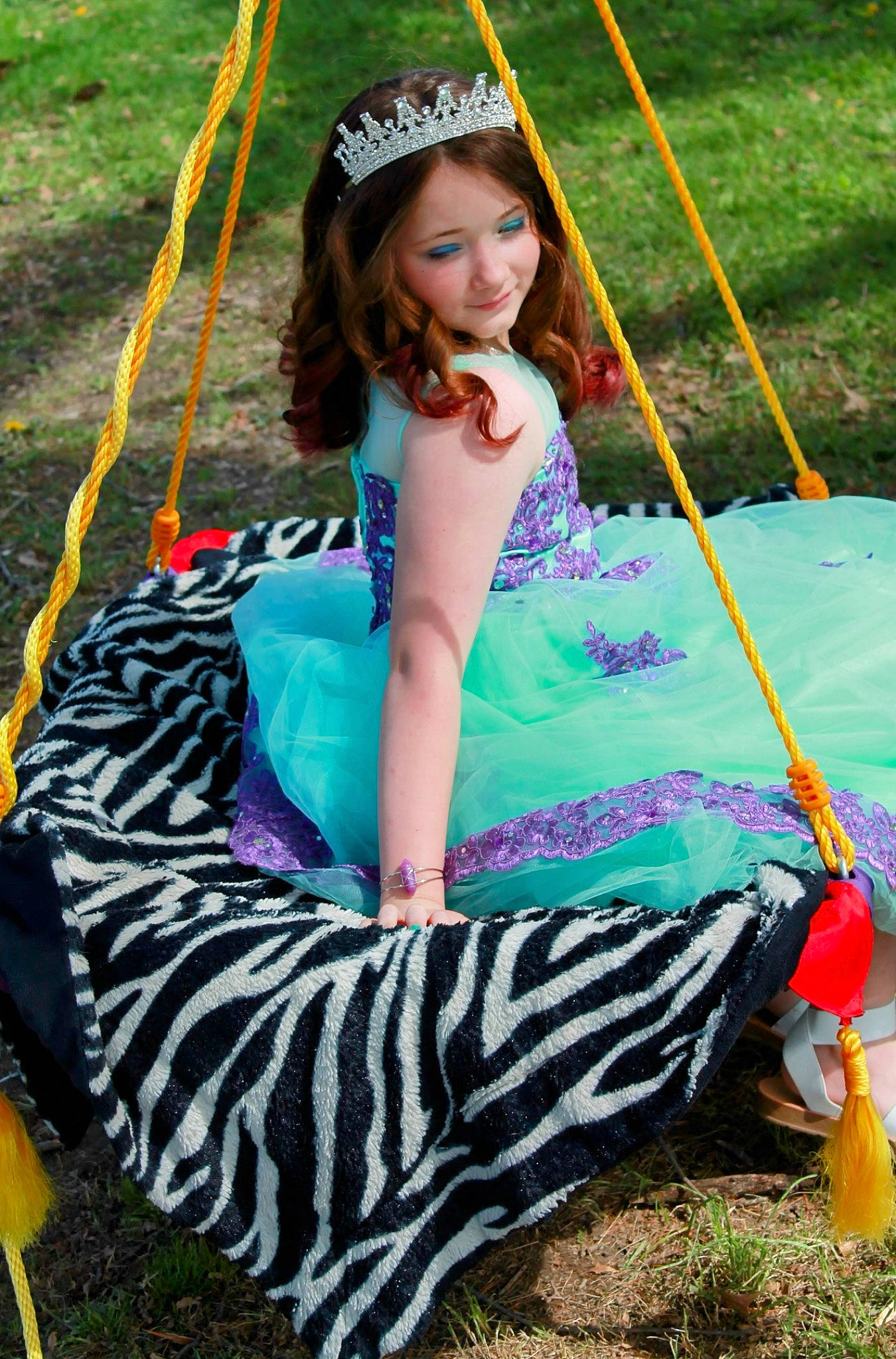 Raygan is registered to the contest to win money with this photo: beauty, child, cool, electric_blue, event, fun, grass, grassland, green, hairstyle, happy, joy, leisure, nature, people_in_nature, person, photograph, pink, plant, recreation