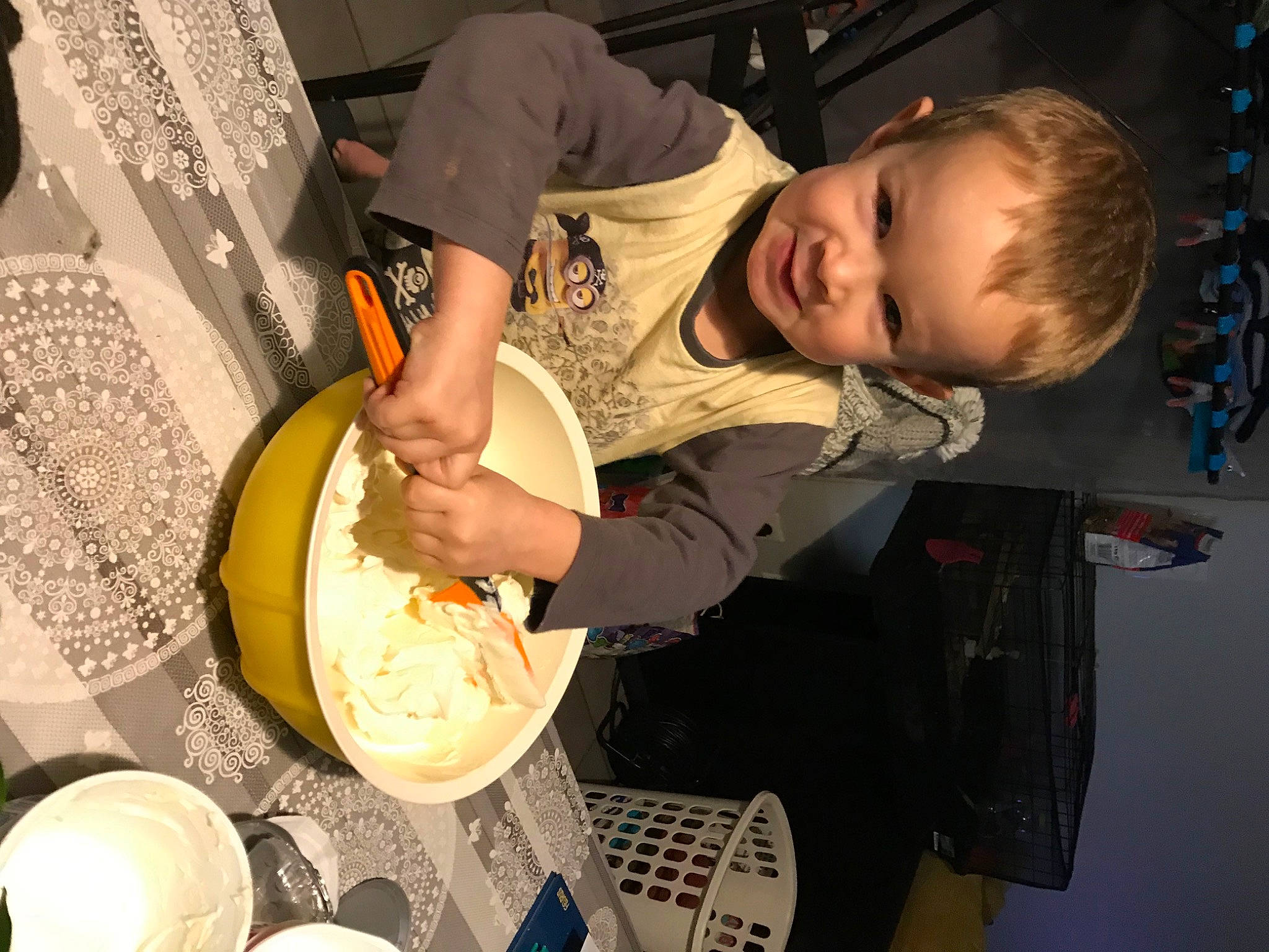 Léandre a rejoint le concours — aidez-le/la à gagner de superbes lots ! child, person