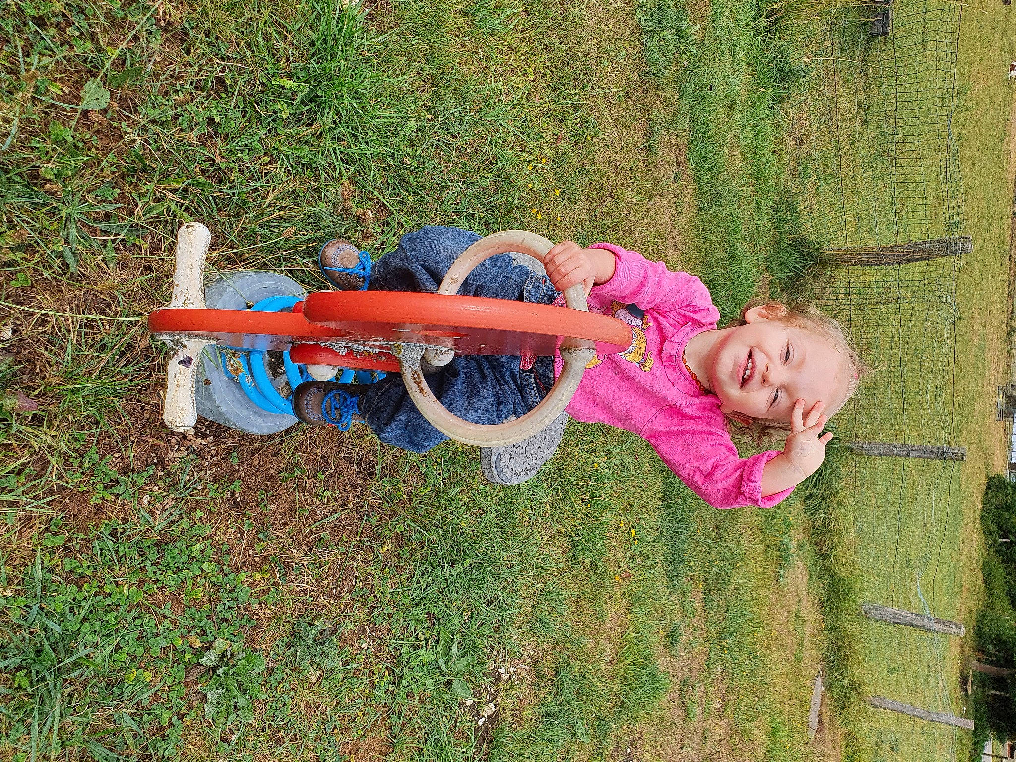 Valentine participe au concours pour gagner de l'argent avec cette photo : baby, baby_toddler_clothing, child, fun, grass, grass_family, grassland, happy, joy, landscape, lawn, leisure, people_in_nature, person, plant, play, recreation, soil, toddler, toy