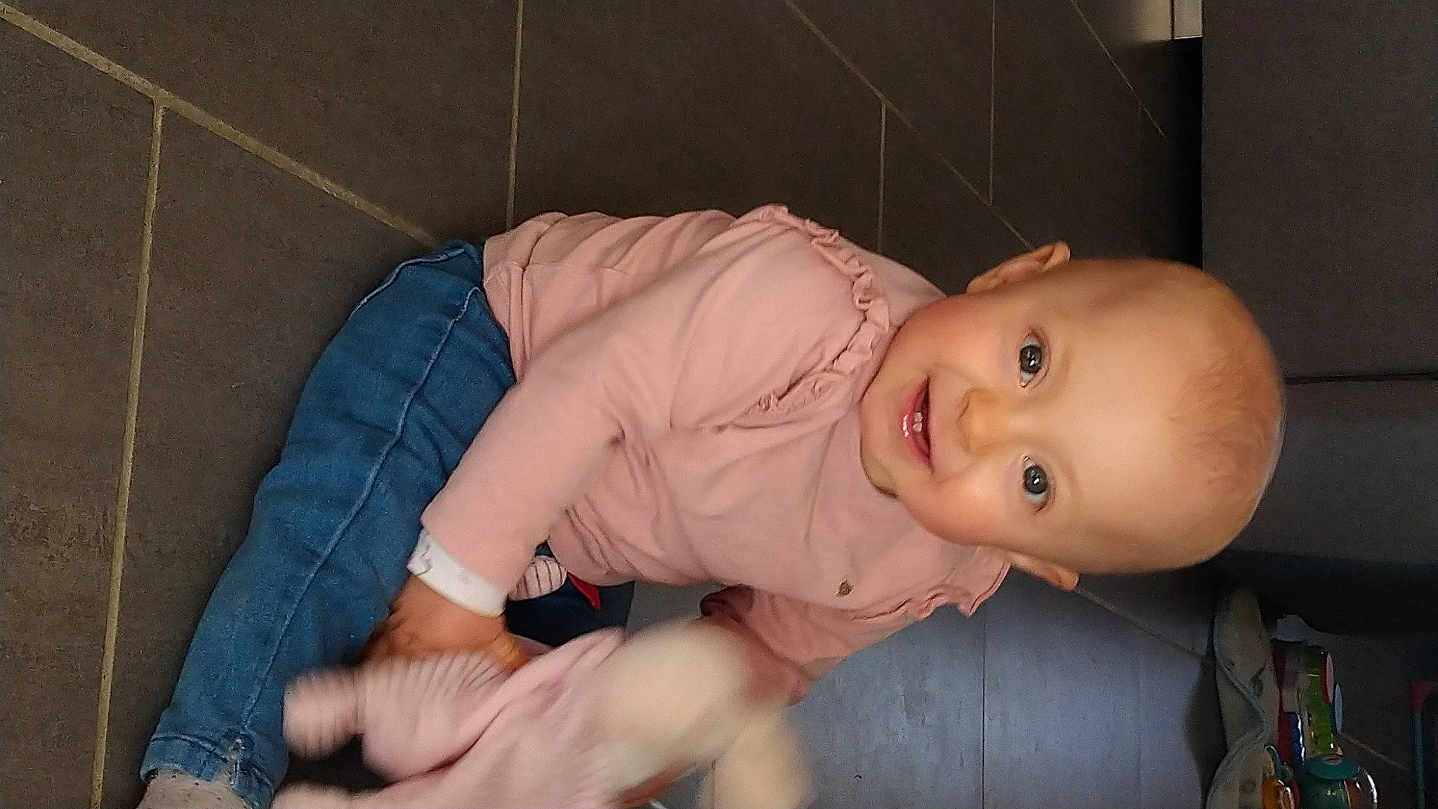 Joy participe au concours pour gagner de l'argent avec cette photo : baby, cheek, child, joy, person, toddler