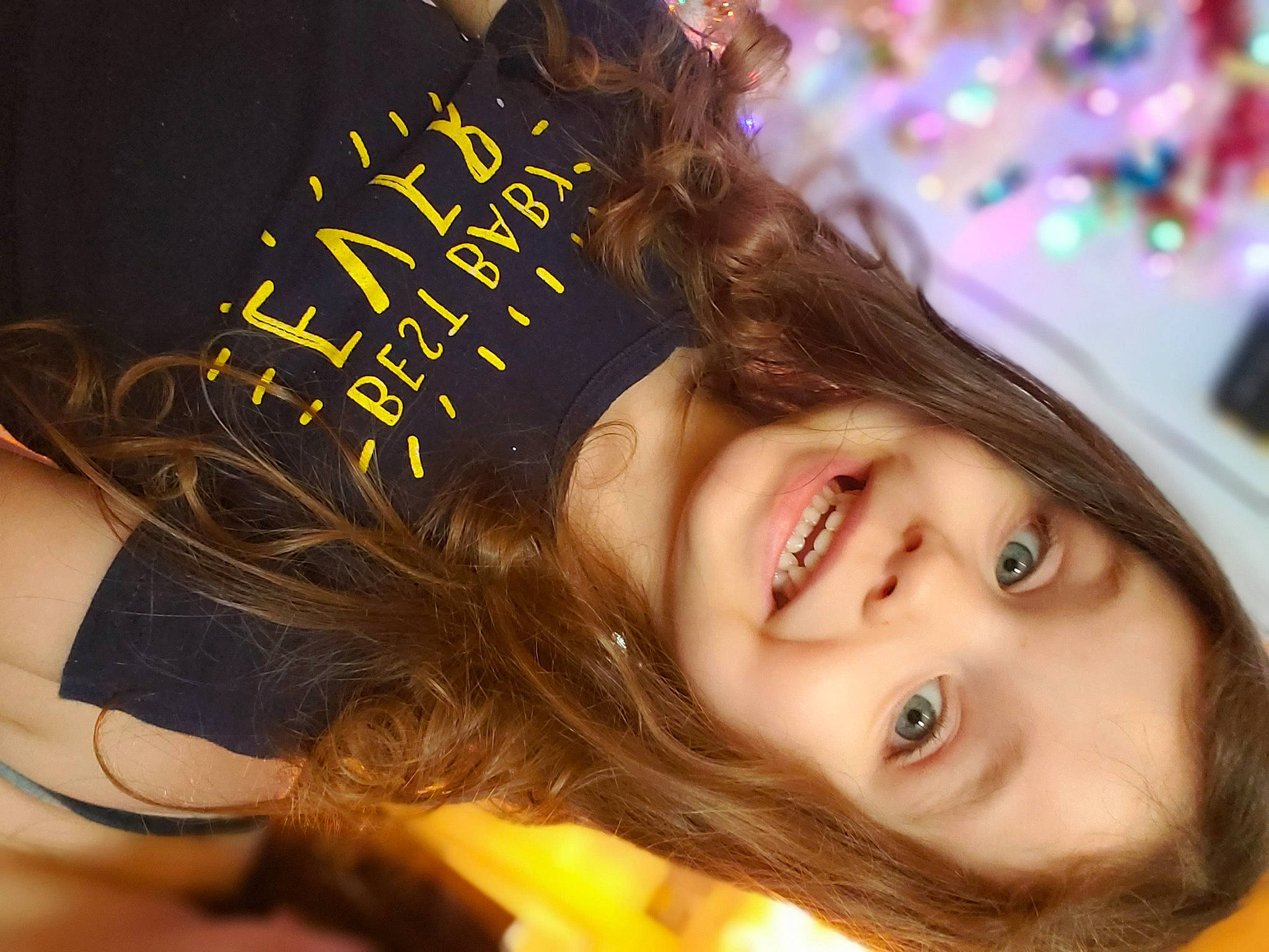 Krystal a rejoint le concours — aidez-le/la à gagner de superbes lots ! beauty, brown, brown_hair, costume_accessory, eyebrow, eyelash, facial_expression, forehead, hair_accessory, hairstyle, happy, headgear, jaw, joy, lip, long_hair, person, photography, smile, tooth