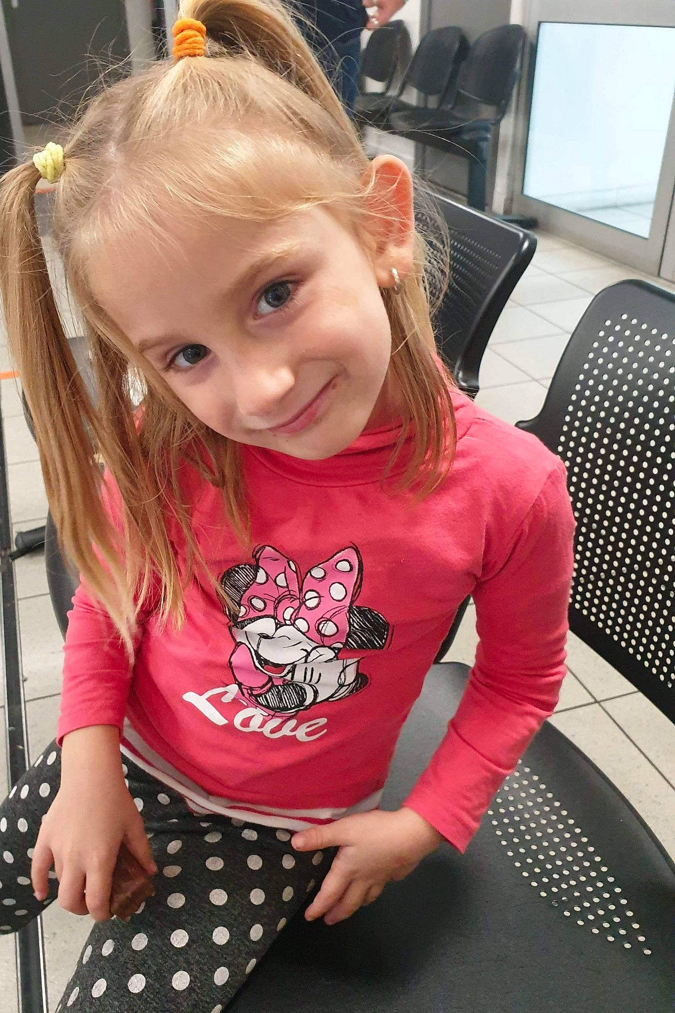 Klelya a rejoint le concours — aidez-le/la à gagner de superbes lots ! blond, cheek, child, child_model, design, ear, hair, neck, outerwear, pattern, person, pink, polka_dot, skin, sleeve, t_shirt, toddler, top