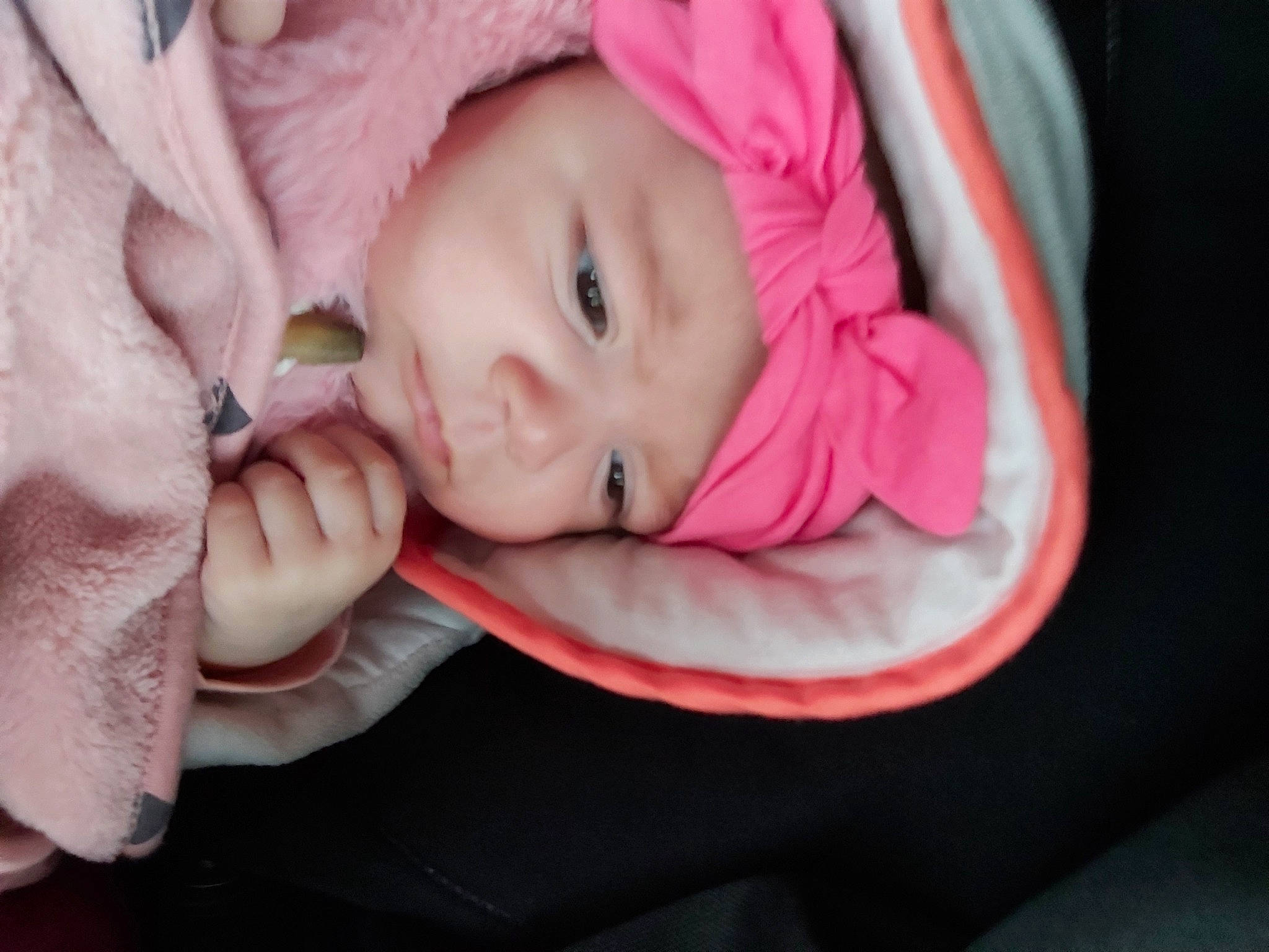 Mylla a rejoint le concours — aidez-le/la à gagner de superbes lots ! baby, baby_products, baby_toddler_clothing, cheek, child, close_up, comfort, eye, face, gesture, happy, head, headwear, iris, lip, nose, person, pink, skin, sleeve