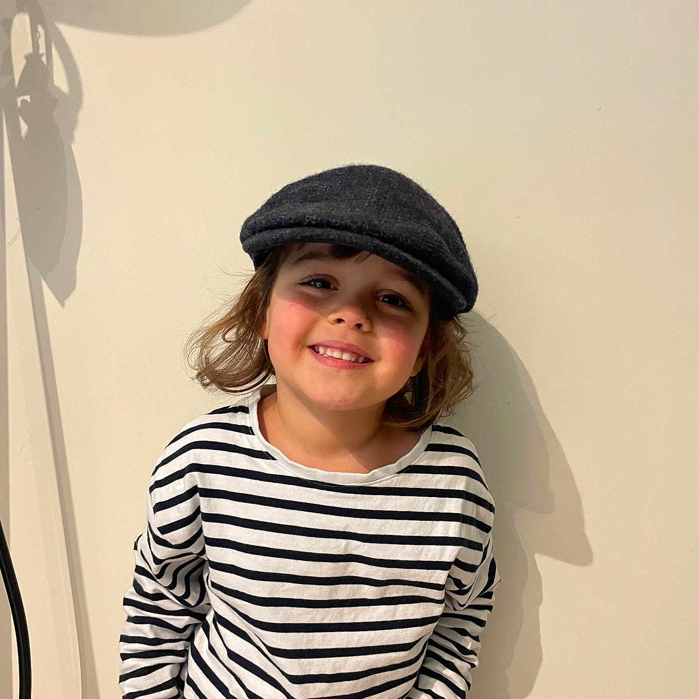 Louise a rejoint le concours — aidez-le/la à gagner de superbes lots ! beanie, bodypart, cap, child, clothing, face, female, girl, happy, hat, head, knitwear, longsleeve, neck, person, photography, portrait, sleeve, smile, sweater