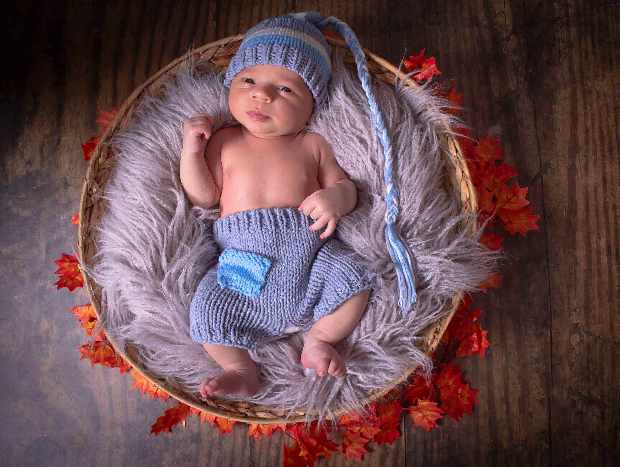 Thybault participe au concours pour gagner de l'argent avec cette photo : art, baby, child, knitting, person, photography, portrait, thread, wool