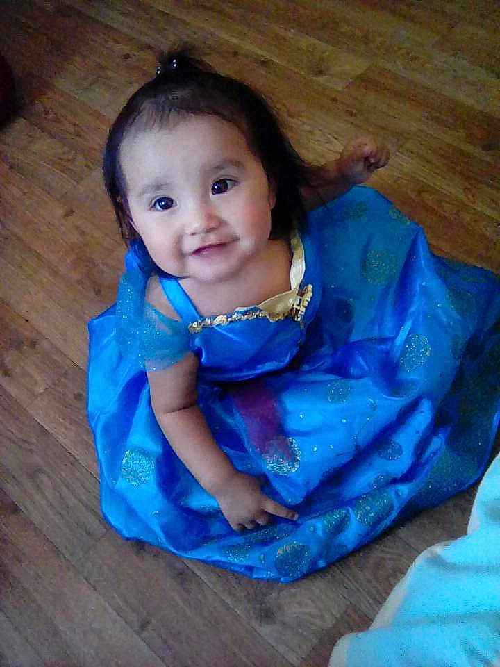 Mailee is registered to the contest to win money with this photo: