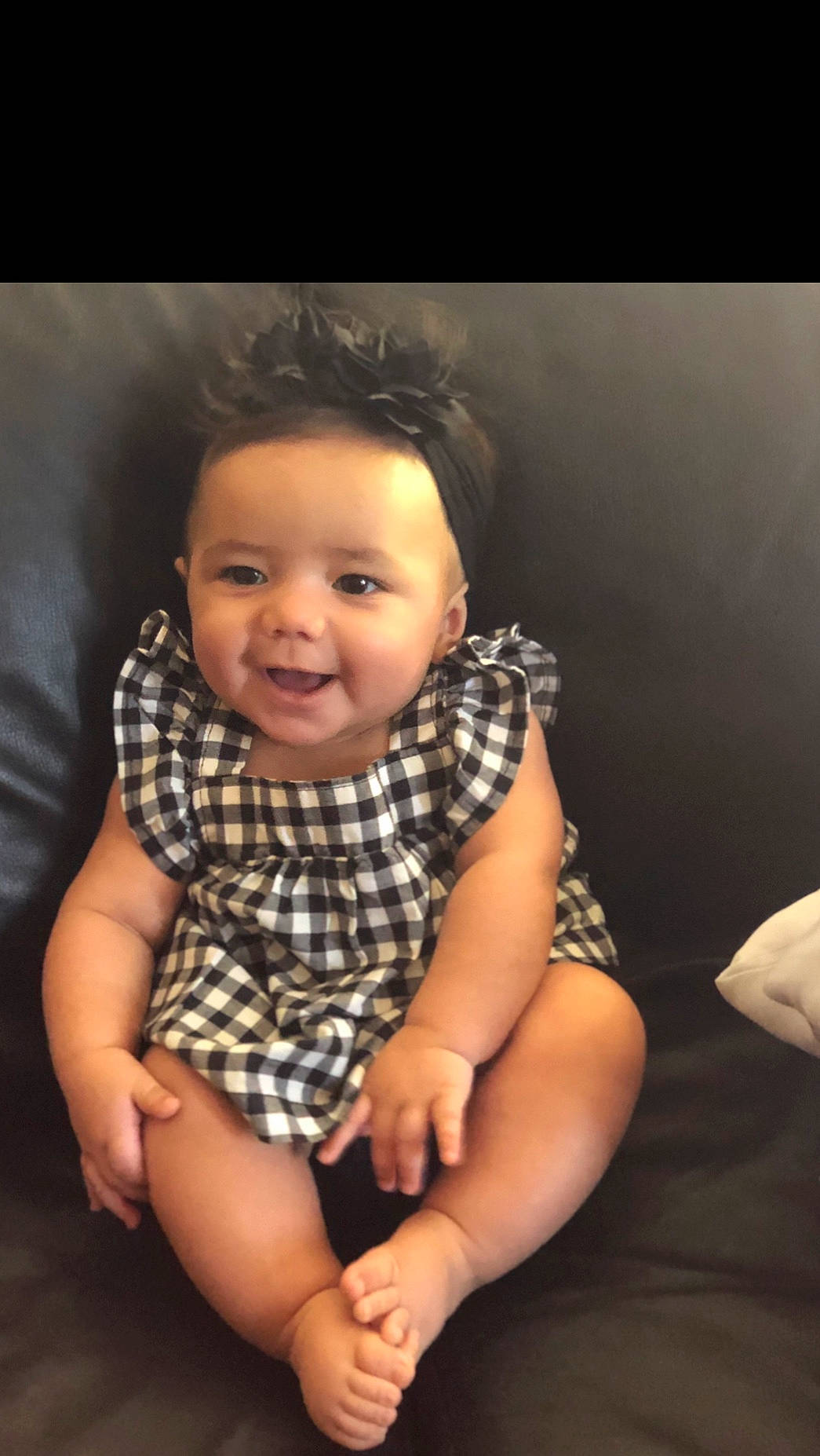 Arrow is registered to the contest to win money with this photo: arm, baby, beauty, cheek, child, child_model, chin, eye, face, hair, hairstyle, head, human, joy, leg, lip, nose, person, sitting, skin