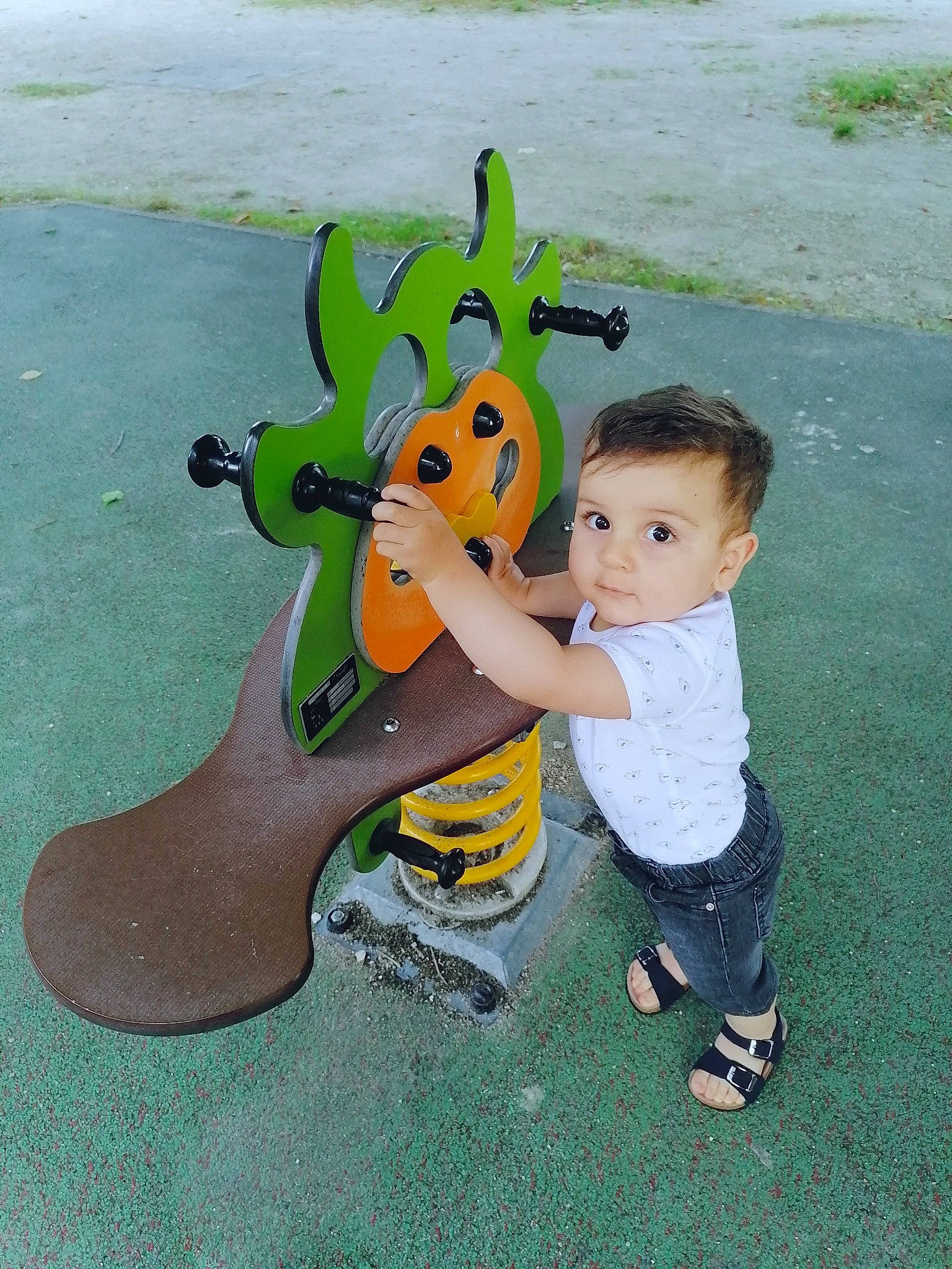 Adam a rejoint le concours — aidez-le/la à gagner de superbes lots ! child, fun, person, play, smile, toddler