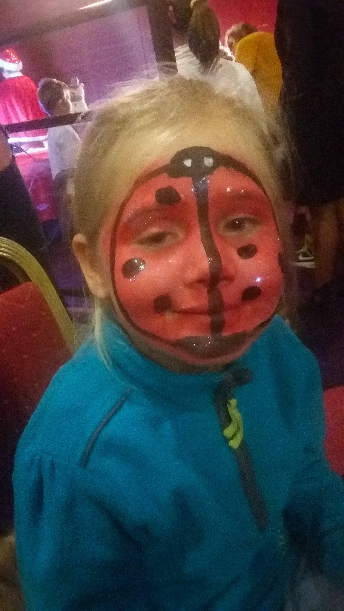 Maïwenn participe au concours pour gagner de l'argent avec cette photo : art, cheek, chin, cool, face, forehead, fun, head, headwear, masque, mouth, nose, person, product, selfie, smile