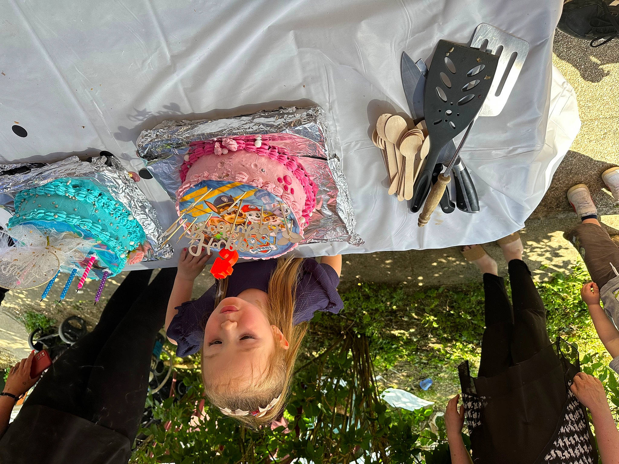 Illona a rejoint le concours — aidez-le/la à gagner de superbes lots ! event, fun, grass, happy, leisure, organism, pattern, person, photograph, plant, public_event, t_shirt, visual_arts, water