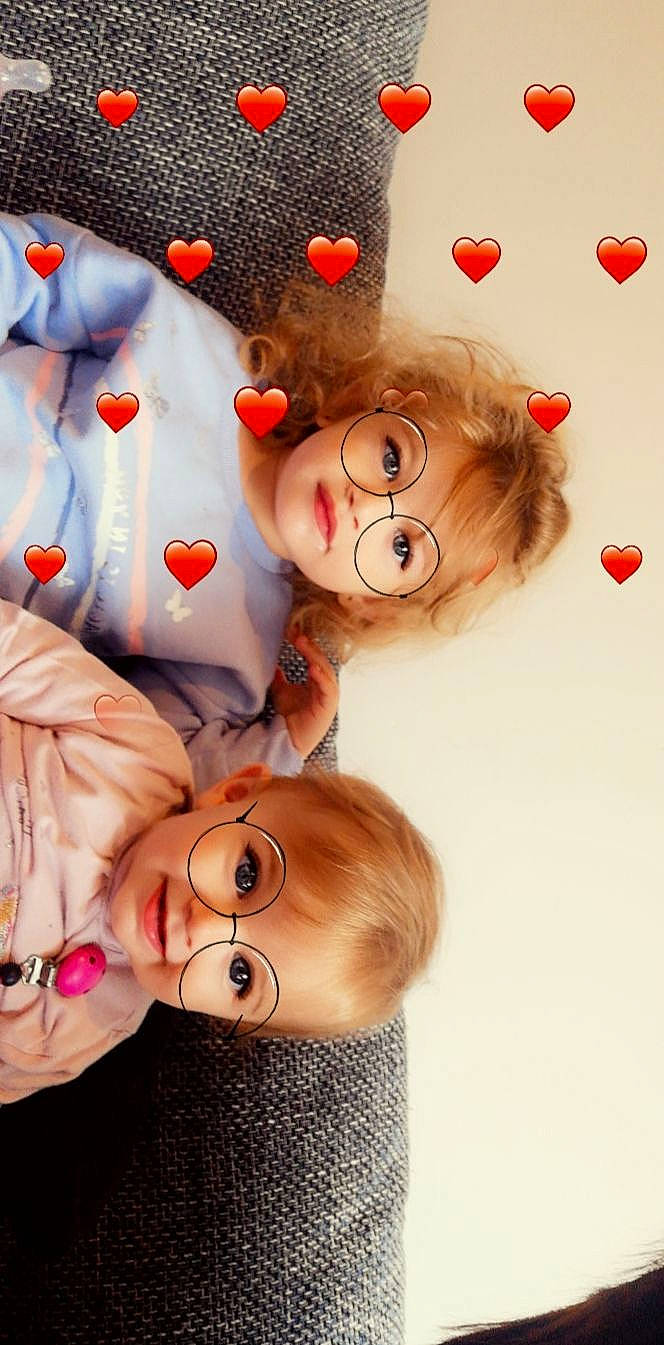 Théa participe au concours pour gagner de l'argent avec cette photo : art, baby, baby_toddler_clothing, cheek, child, event, facial_expression, font, fun, gesture, glasses, happy, nose, people, person, product, red, skin, smile, stuffed_toy