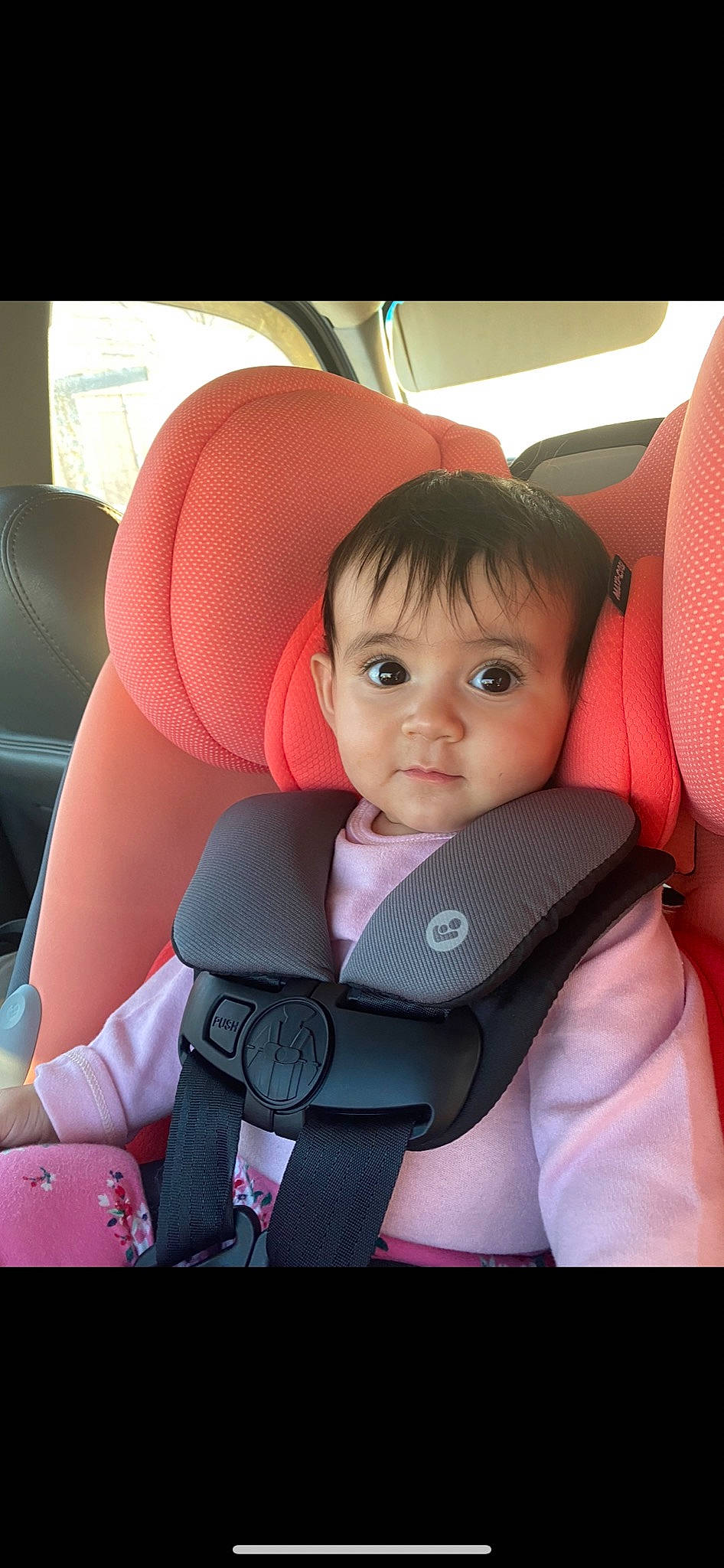 Lakyn is registered to the contest to win money with this photo: auto_part, automotive_design, baby, baby_carriage, baby_in_car_seat, baby_products, baby_toddler_clothing, car_seat, car_seat_cover, child, comfort, facial_expression, head_restraint, person, product, seat_belt, sitting, steering_part, steering_wheel, toddler