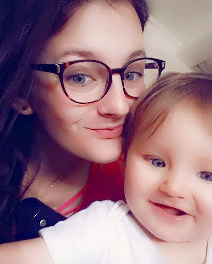 Djülyan a rejoint le concours — aidez-le/la à gagner de superbes lots ! cheek, ear, eye, eyebrow, eyelash, eyewear, face, forehead, gesture, glasses, hair, happy, iris, jaw, joy, lip, mouth, nose, person, skin