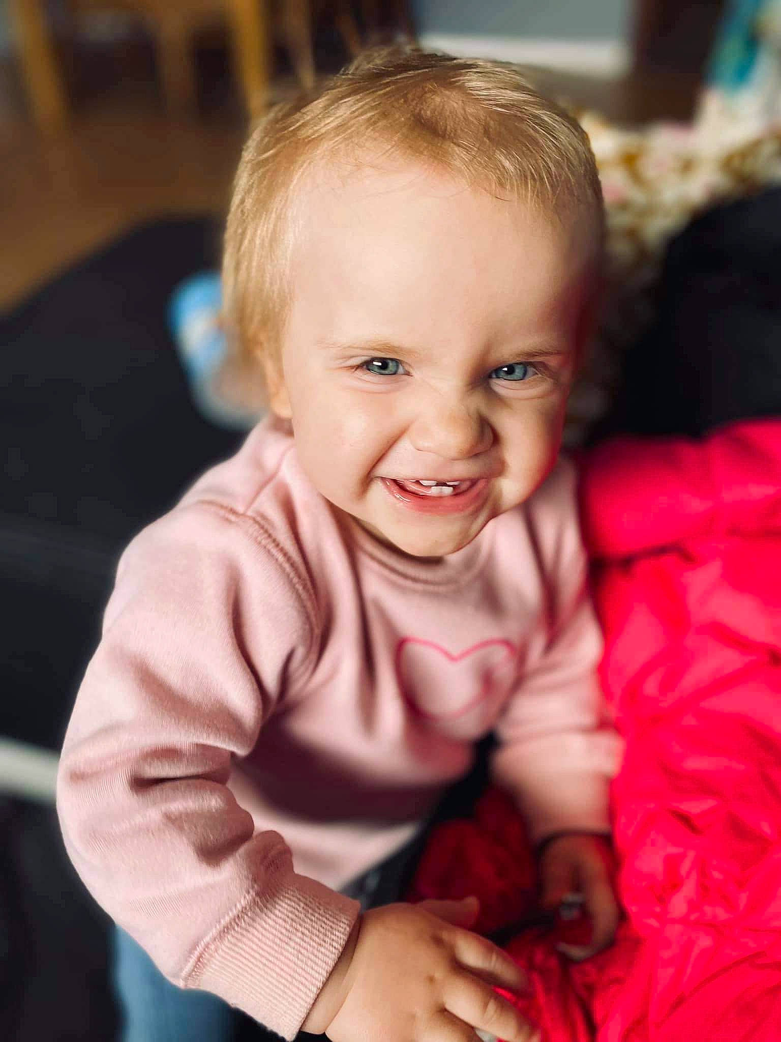 Lya participe au concours pour gagner de l'argent avec cette photo : baby_toddler_clothing, cheek, chin, dress, eye, eyebrow, face, facial_expression, gesture, happy, head, human, human_body, iris, joy, lip, mouth, nose, person, skin