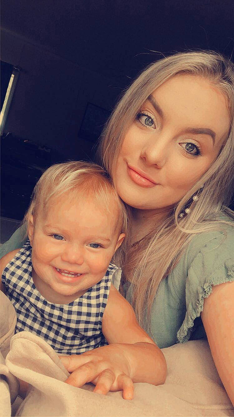 Abelle joined the competition — help win amazing prizes! arm, cheek, chin, eyebrow, eyelash, face, facial_expression, hairstyle, hand, head, human, iris, joy, lip, mouth, muscle, nose, organ, person, photograph