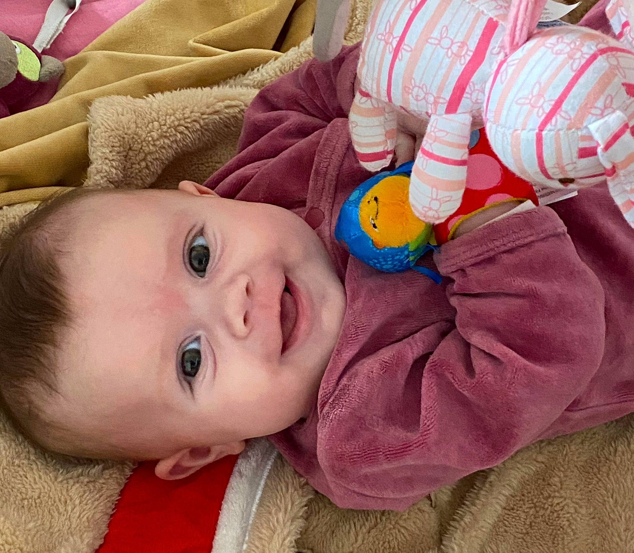 Adèle a rejoint le concours — aidez-le/la à gagner de superbes lots ! baby, baby_toddler_clothing, cheek, child, eye, eyelash, face, facial_expression, happy, head, headgear, iris, joy, lip, mouth, nose, person, pink, skin, smile