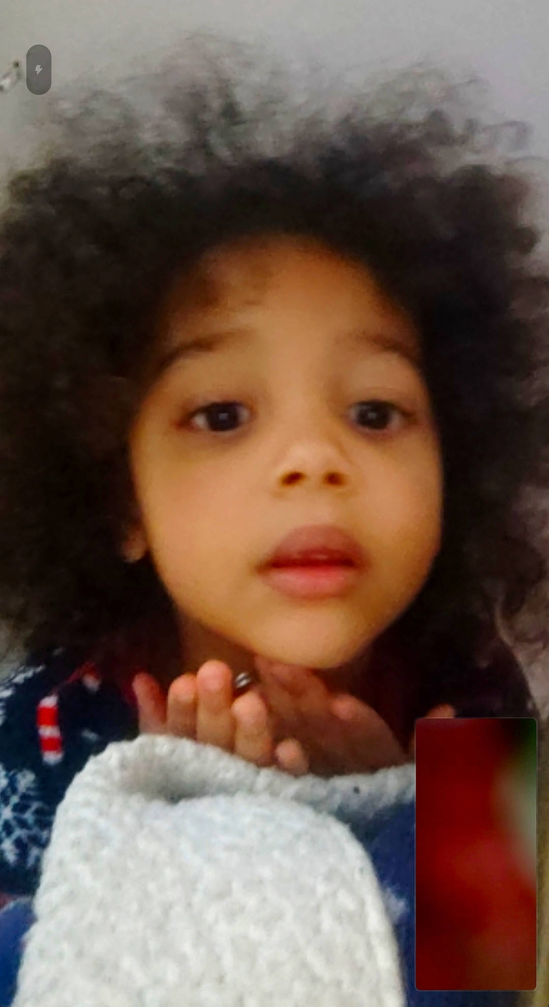 Mila a rejoint le concours — aidez-le/la à gagner de superbes lots ! beauty, black_hair, cheek, child, chin, eyebrow, eyelash, forehead, gesture, hair, happy, human, iris, lip, mouth, nose, organ, person, skin, smile