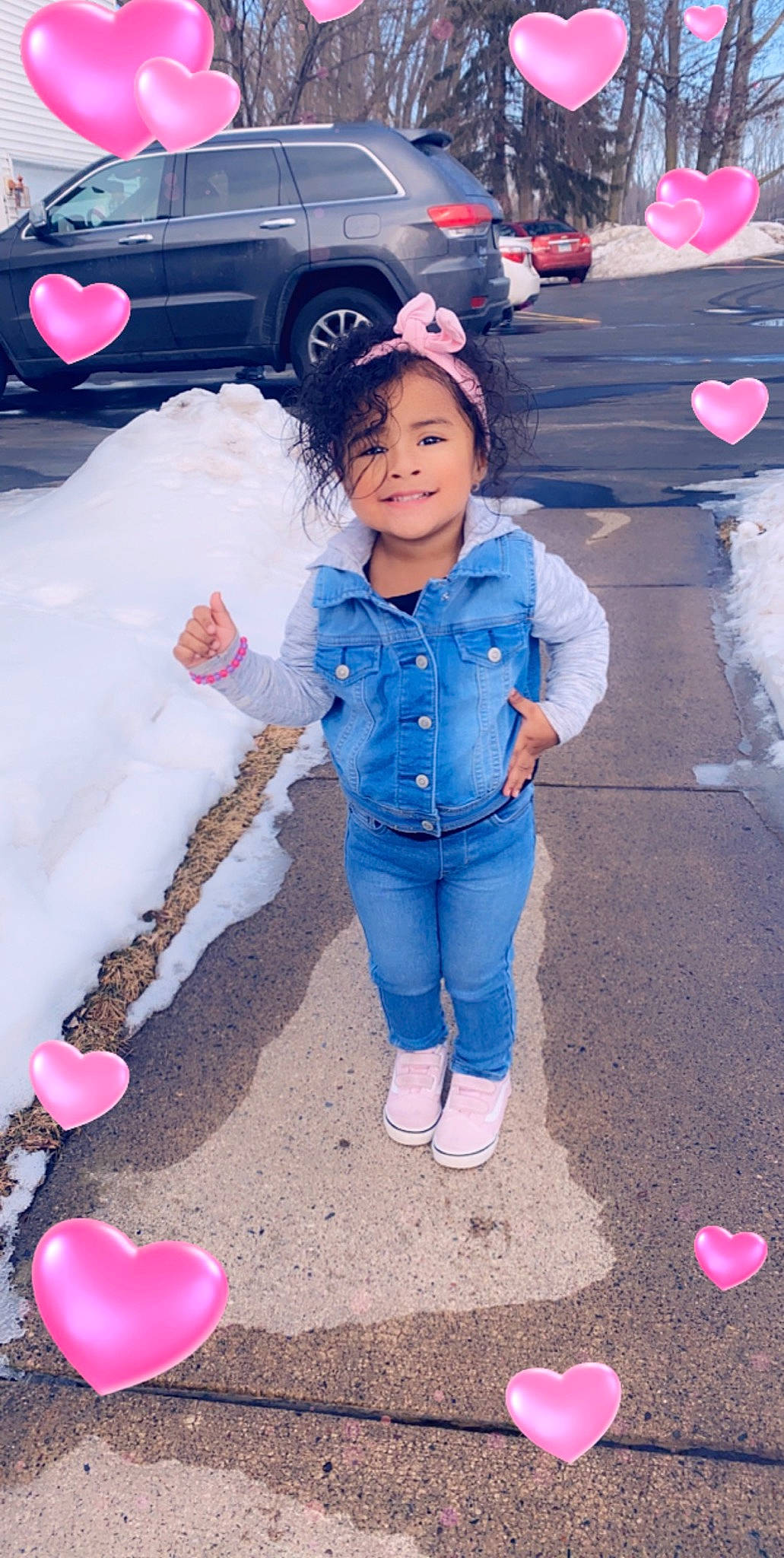 Ailany is registered to the contest to win money with this photo: asphalt, automotive_exterior, automotive_tire, car, face, fun, happy, hat, joy, light, motor_vehicle, organ, people, person, photograph, pink, public_space, tire, toddler, vehicle_door