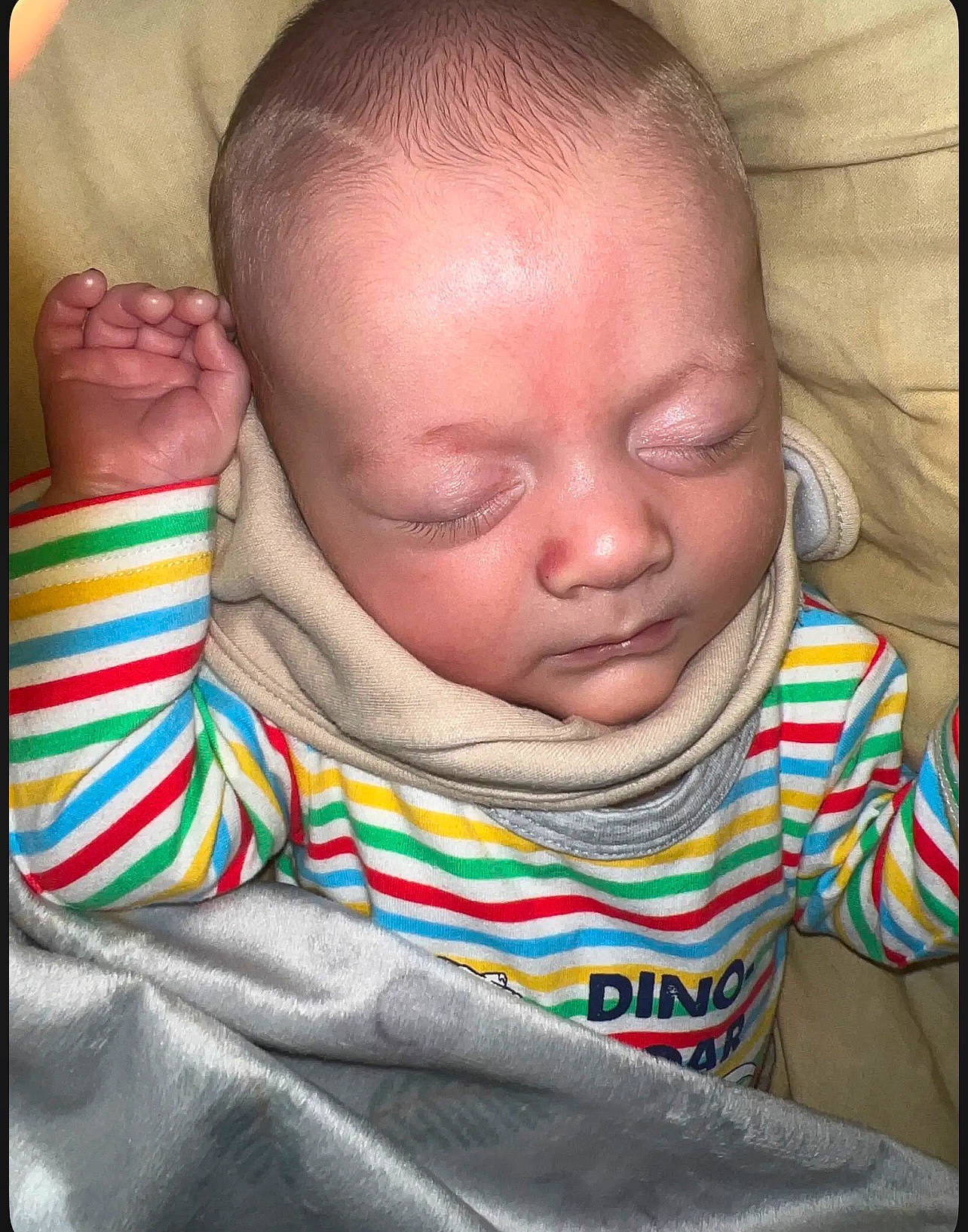 Bear is registered to the contest to win money with this photo: baby, baby_toddler_clothing, beauty, cheek, child, chin, comfort, ear, eyebrow, happy, iris, linens, lip, mouth, neck, nose, person, skin, sleeve, t_shirt