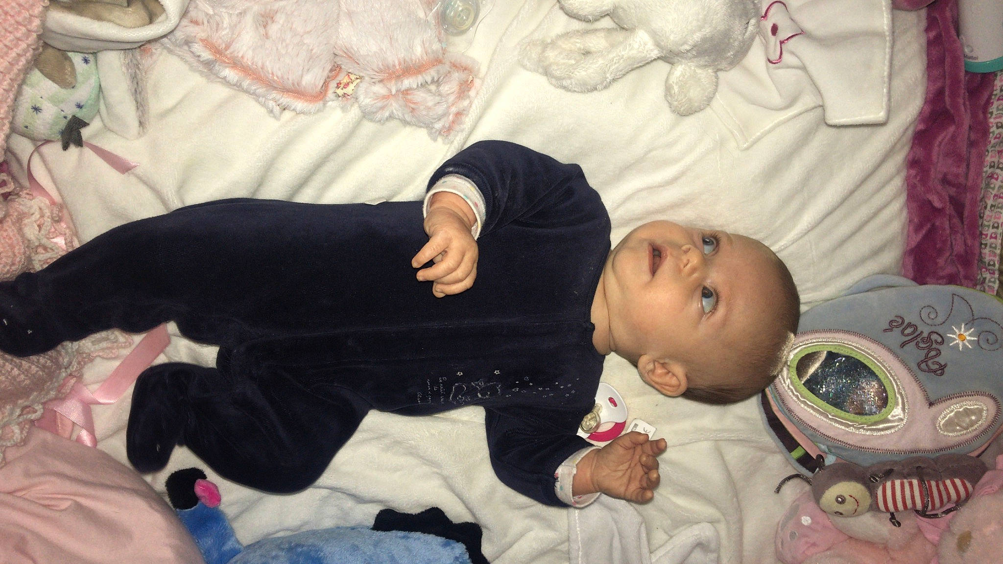 Angelina a rejoint le concours — aidez-le/la à gagner de superbes lots ! baby, baby_products, birth, cheek, child, forehead, nap, person, skin, sleep, smile, toddler