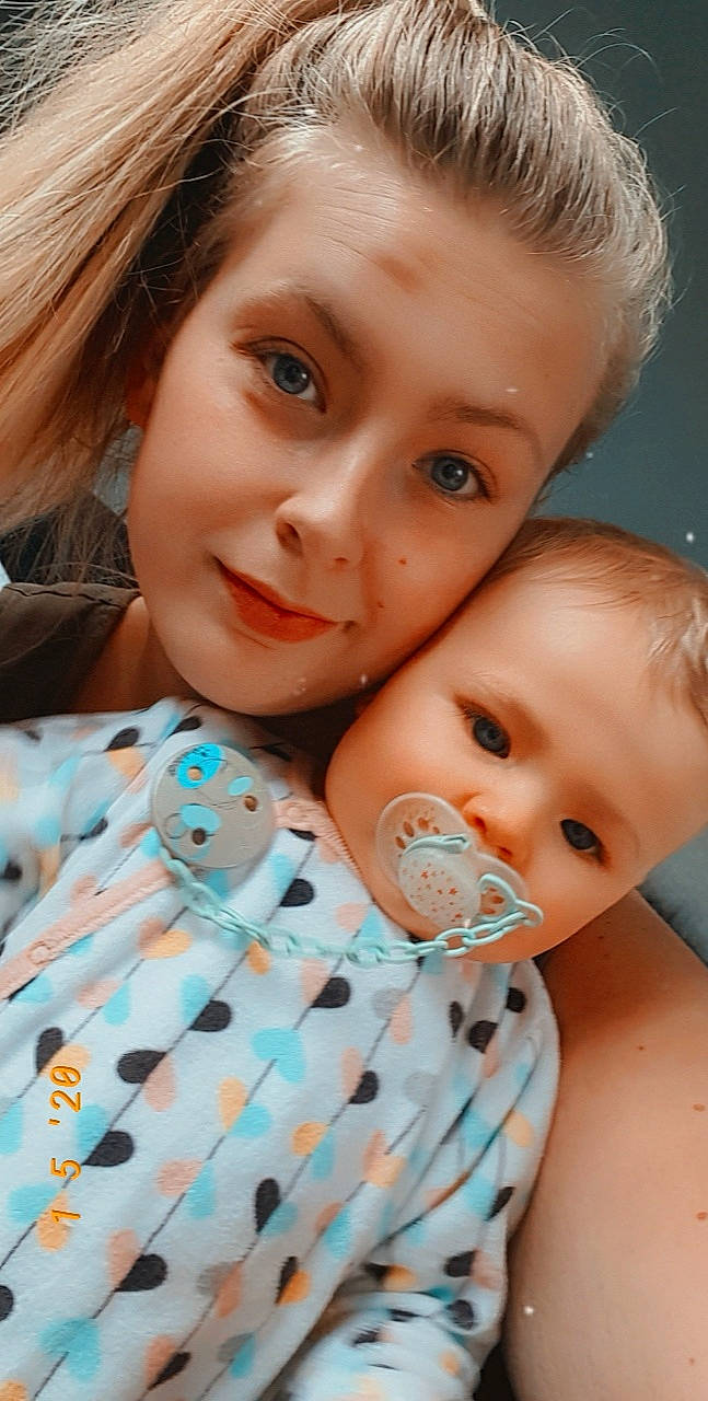 Alyanna participe au concours pour gagner de l'argent avec cette photo : baby, cheek, child, ear, eye, face, head, iris, nose, person, skin, toddler