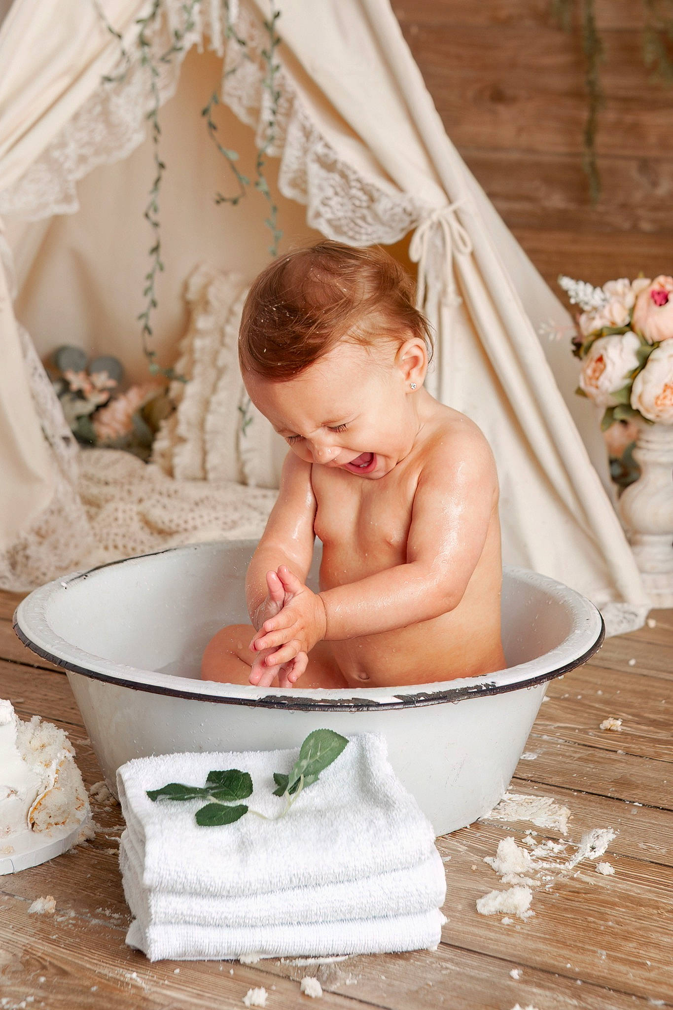 Kamille is registered to the contest to win money with this photo: baby, baby_food, baby_products, baby_toddler_clothing, bathing, bowl, chest, child, diaper, event, foot, happy, jewellery, pattern, peach, person, portrait_photography, room, sitting, toddler