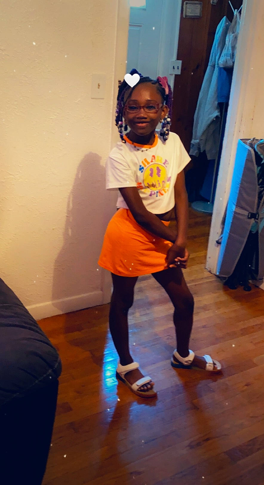 Briell is registered to the contest to win money with this photo: blue, child, choreography, electric_blue, entertainment, event, fashion_design, flooring, fun, happy, human_leg, joint, joy, knee, leisure, magenta, performing_arts, person, sportswear, thigh