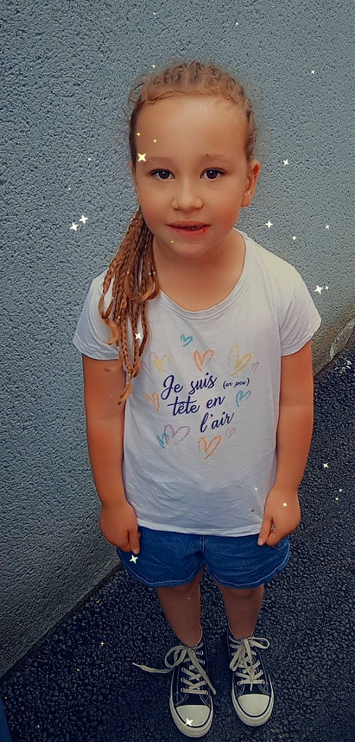 Eleana participe au concours pour gagner de l'argent avec cette photo : baby_toddler_clothing, black_hair, cheek, chin, cool, eye, face, fashion, forehead, hairstyle, happy, human, joy, lip, neck, person, shorts, shoulder, skin, sleeve