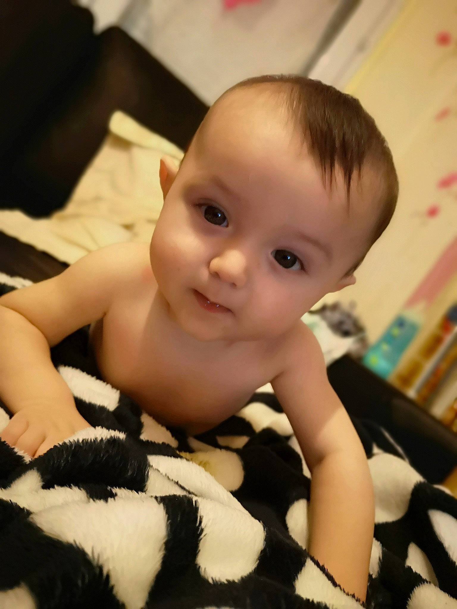 Jules a rejoint le concours — aidez-le/la à gagner de superbes lots ! baby, baby_products, beauty, black_hair, cheek, child, eye, face, finger, head, mouth, person, skin, smile, thumb, toddler