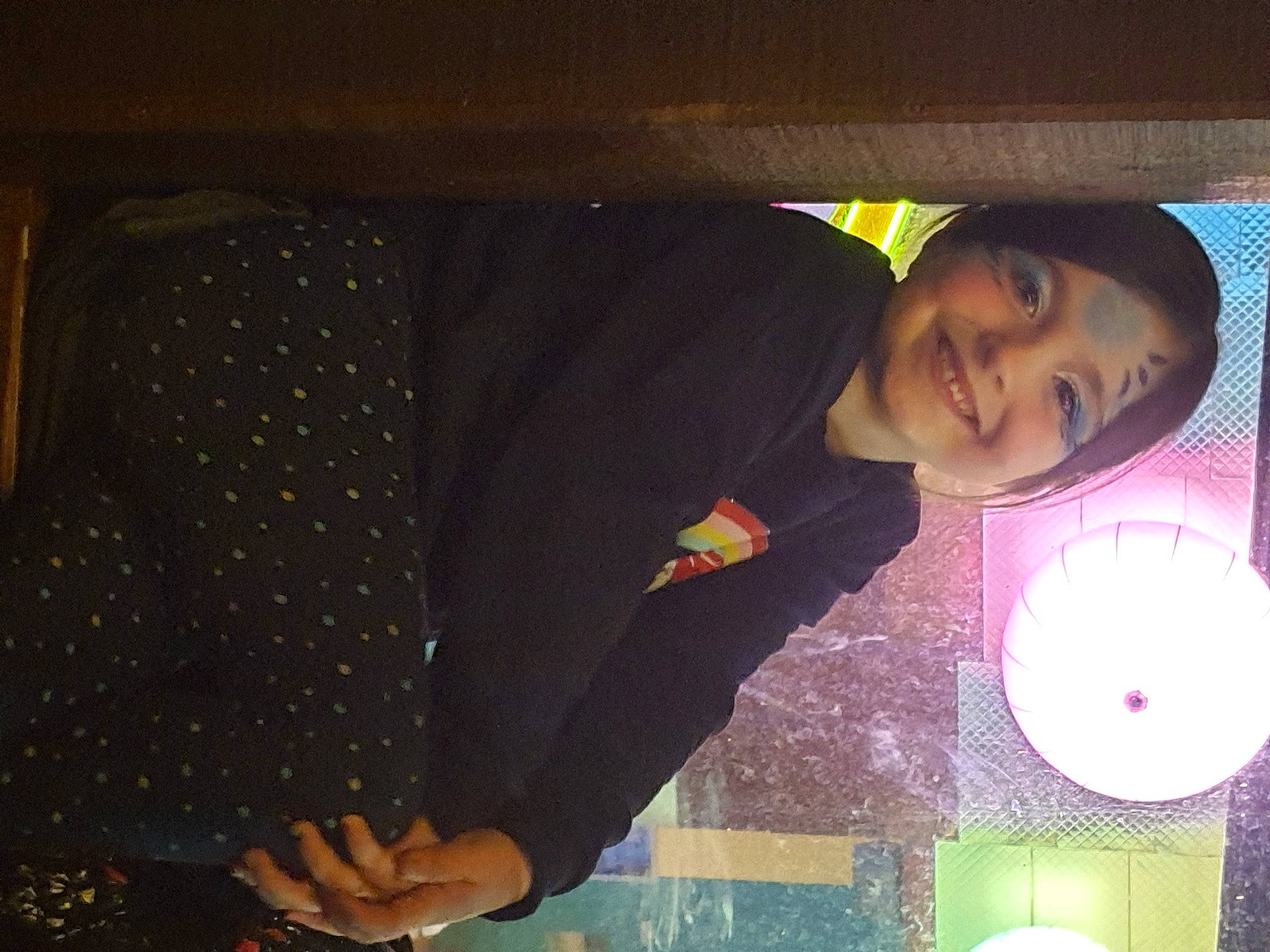 Mackenzie participe au concours pour gagner de l'argent avec cette photo : child, event, fun, happy, joy, leisure, magenta, night, pattern, person, room, selfie, smile, space, tints_and_shades