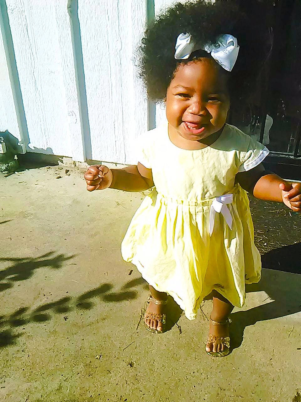 Desire is registered to the contest to win money with this photo: