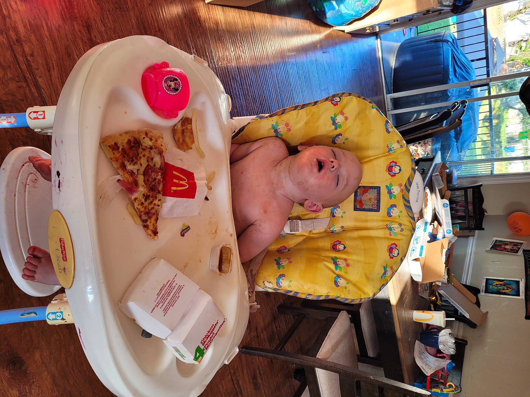 Rhea is registered to the contest to win money with this photo: art, child, comfort_food, cuisine, dairy, dessert, dish, fast_food, finger_food, food, ingredient, junk_food, machine, nail, person, plush, recipe, room, stuffed_toy, sweetness