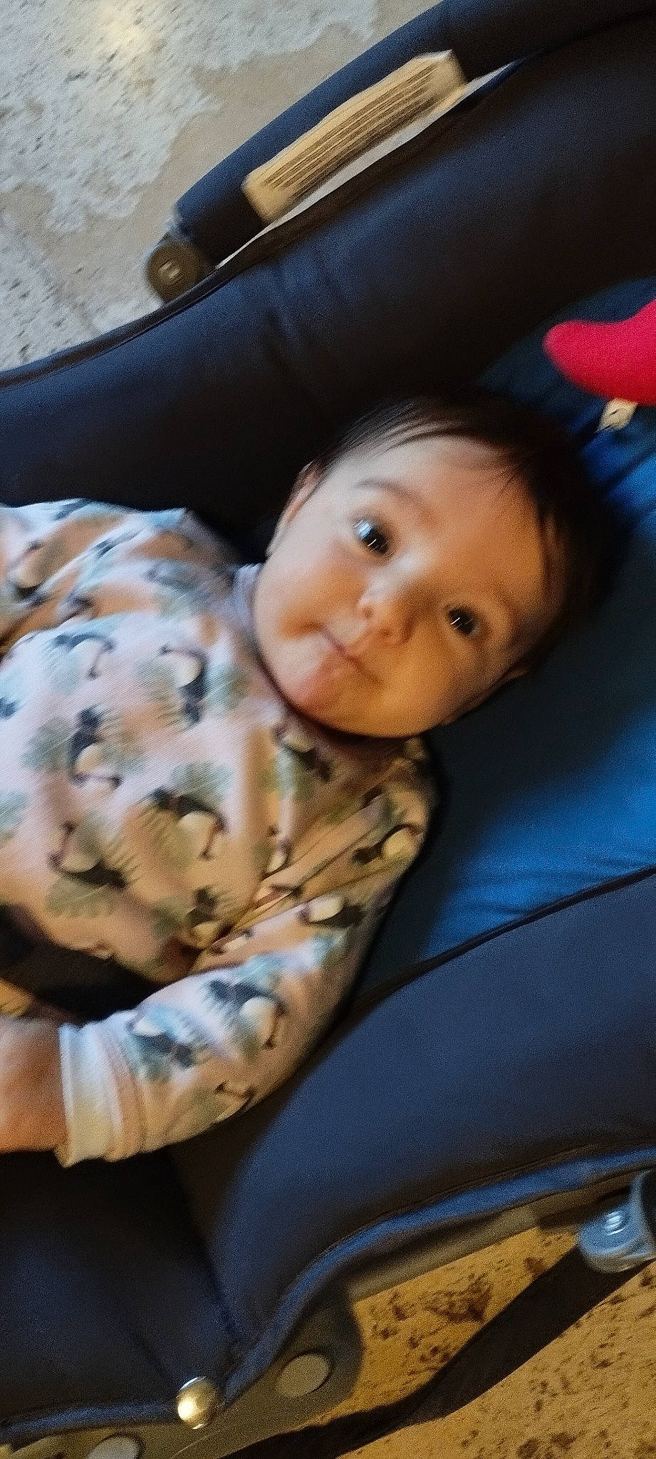 Mia participe au concours pour gagner de l'argent avec cette photo : baby, baby_products, baby_safety, baby_toddler_clothing, car_seat, cheek, child, comfort, fun, happy, linens, lip, nose, pattern, person, room, sitting, toddler