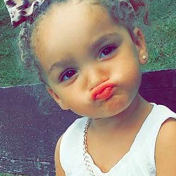 Zahia a rejoint le concours — aidez-le/la à gagner de superbes lots !