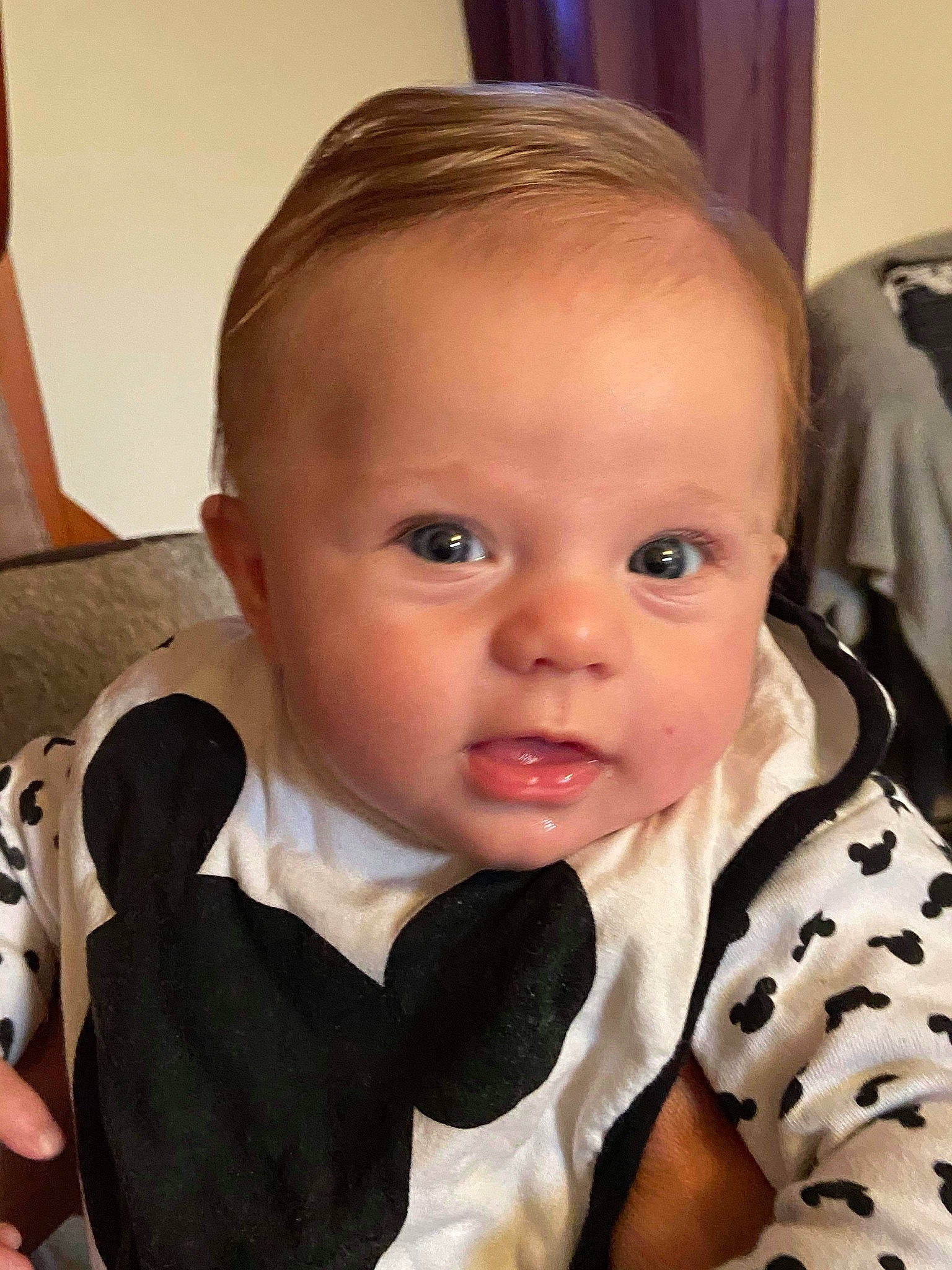 Marcel a rejoint le concours — aidez-le/la à gagner de superbes lots ! baby, cheek, child, ear, eye, face, finger, forehead, head, lip, mouth, nose, person, skin, smile, thumb, toddler