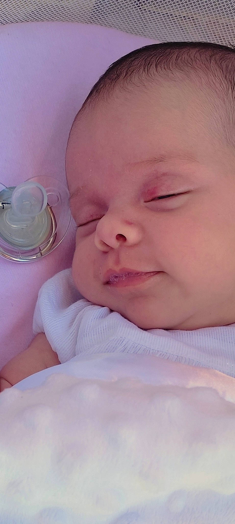 Khalyssa a rejoint le concours — aidez-le/la à gagner de superbes lots ! baby, cheek, chin, coffee_cup, comfort, cup, drinkware, eyebrow, eyelash, finger, hair, iris, lip, mouth, nose, person, pink, serveware, skin, smile